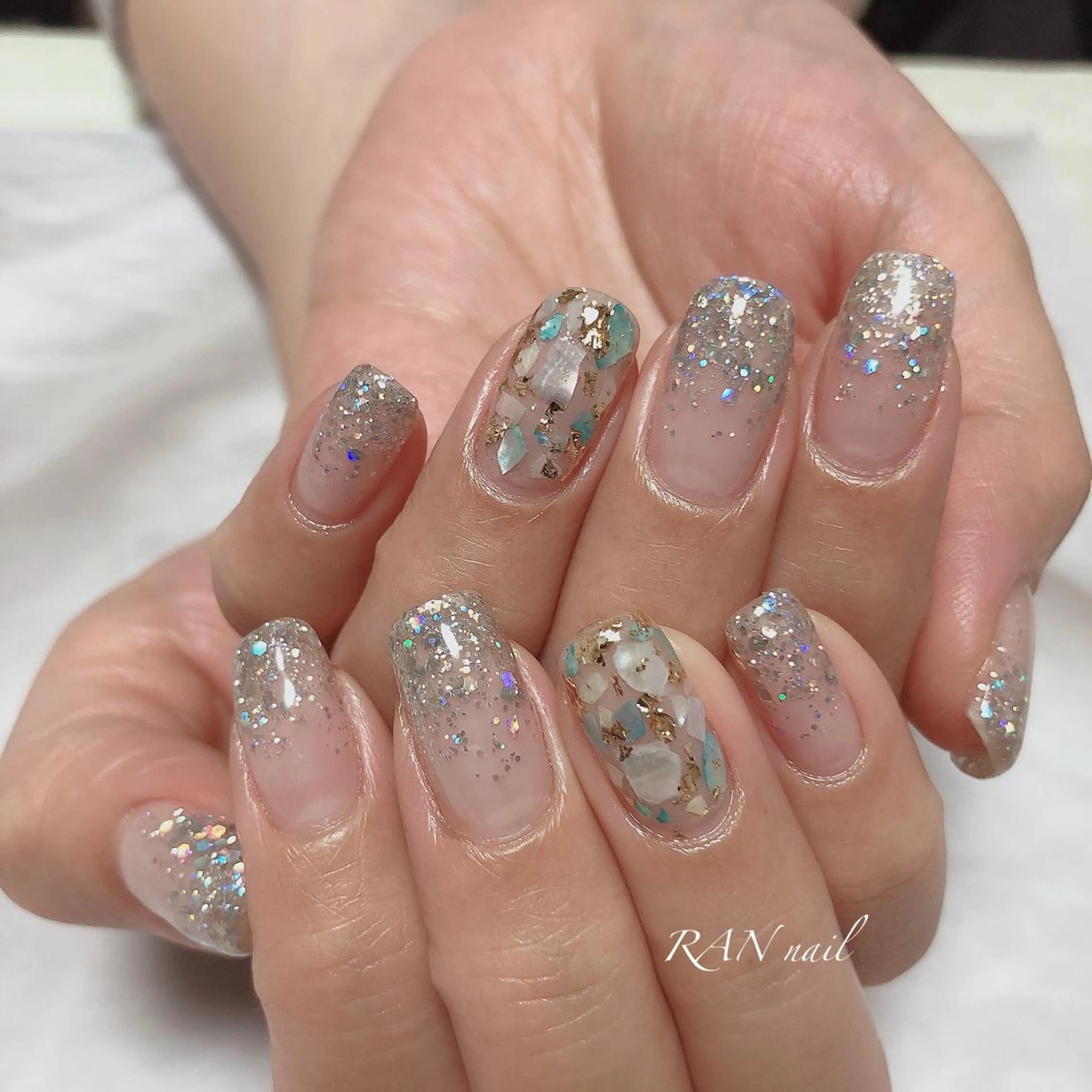 ネイル ジェルネイル キラキラネイル オフィスネイル 夏ネイル ワンホンネイル RAN nailのネイルデザイン