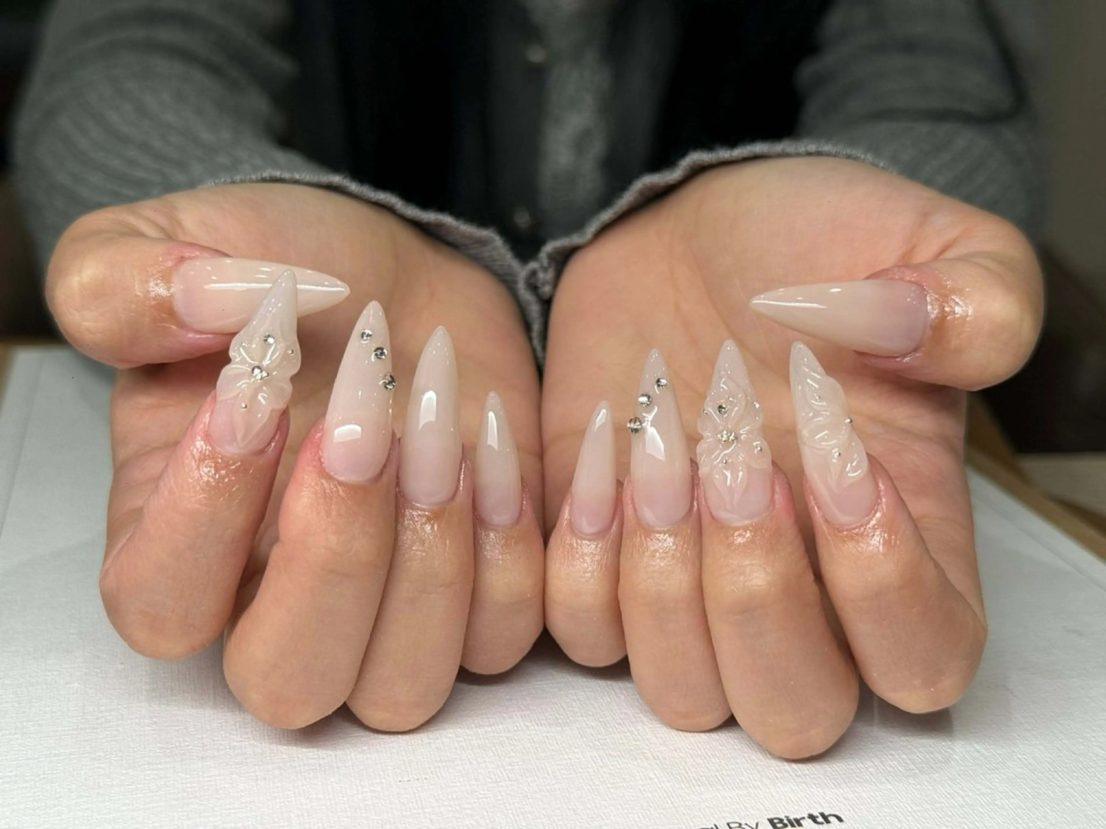 ネイル オーロラネイル ブルー チークネイル 長さ出し フットネイル ハンドネイル AMI 新大久保のネイルデザイン