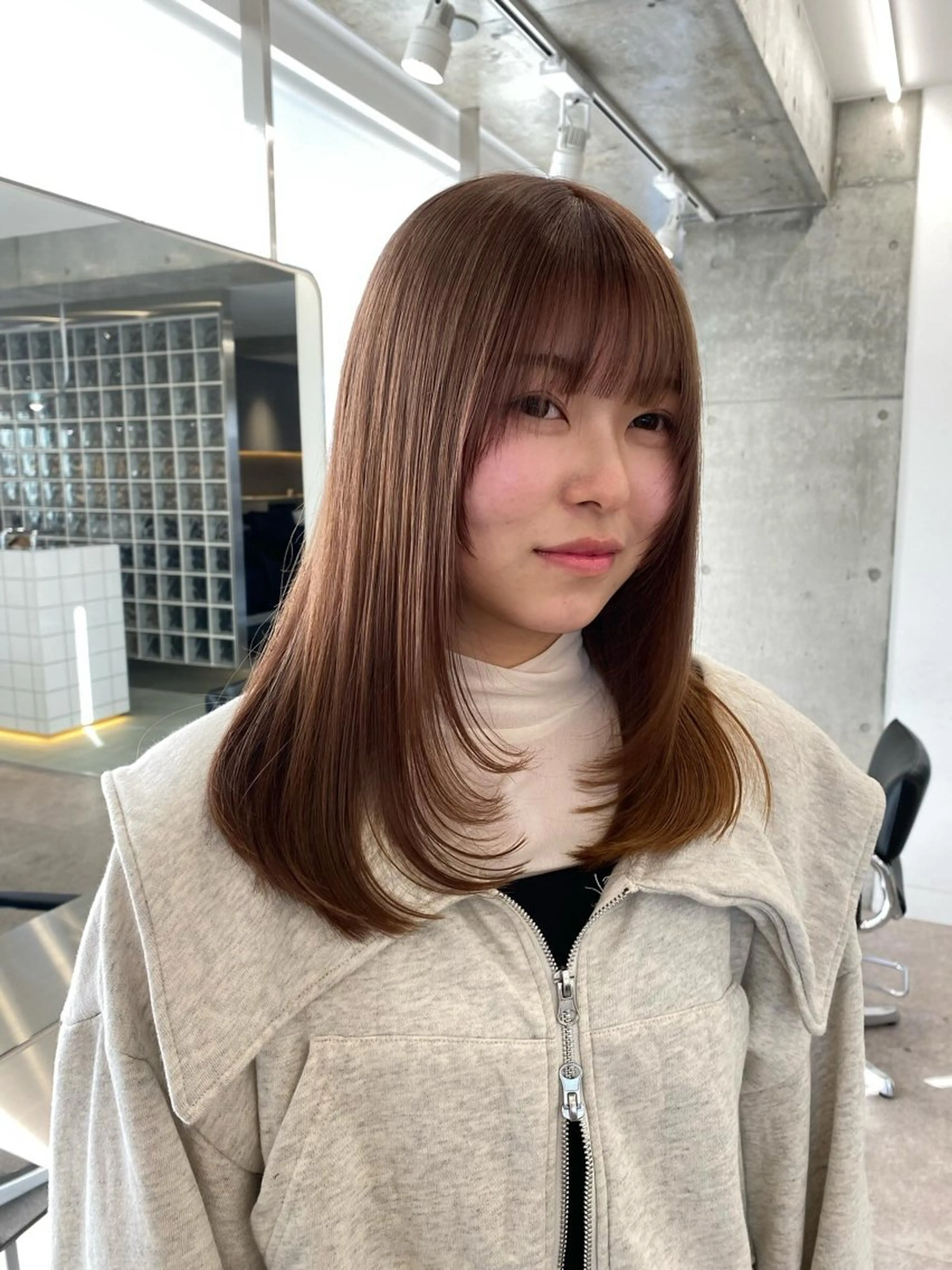 セミロング レイヤーカット カット トリートメント fifth リュウセイのヘアスタイル