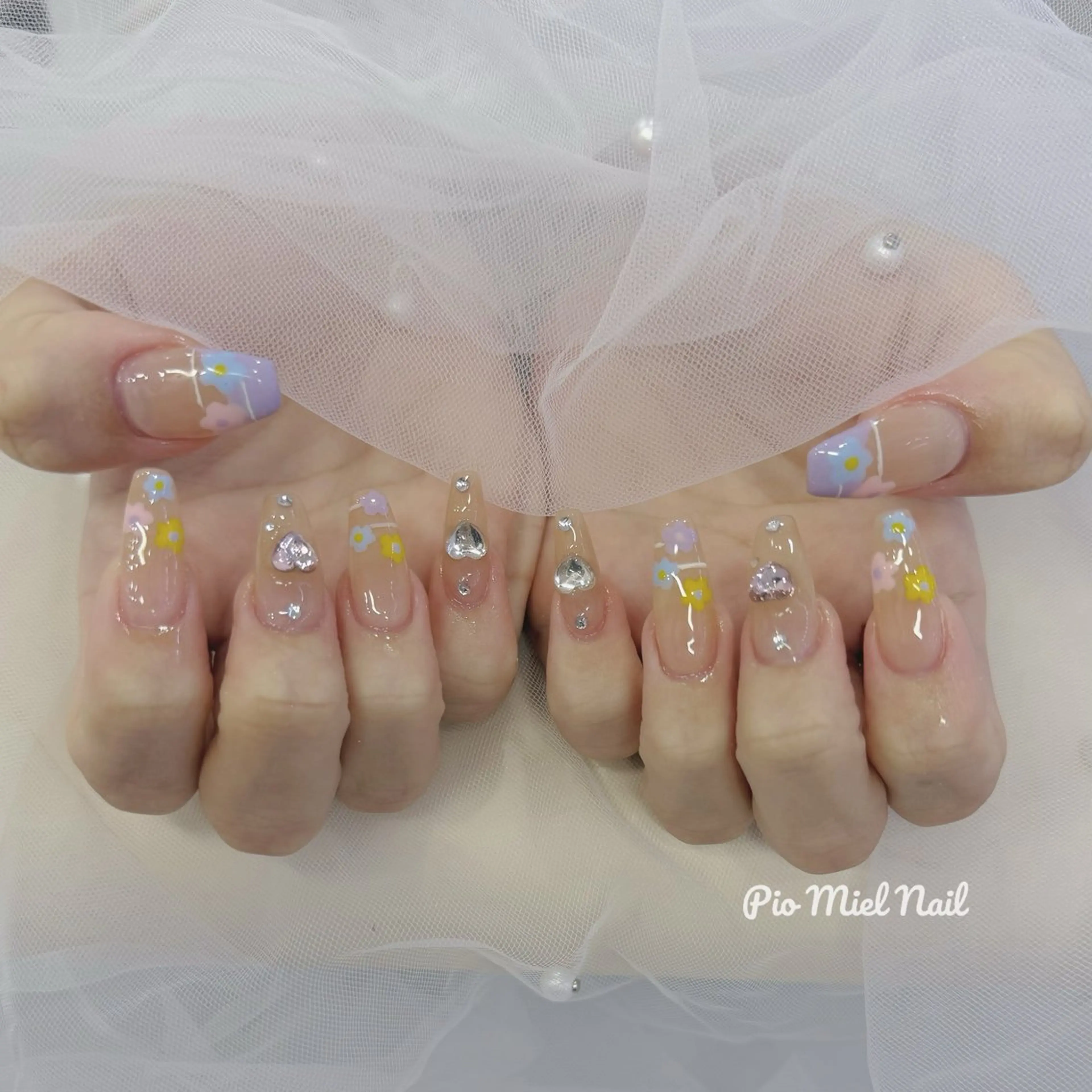 ミディアム Pio Mielのネイルデザイン