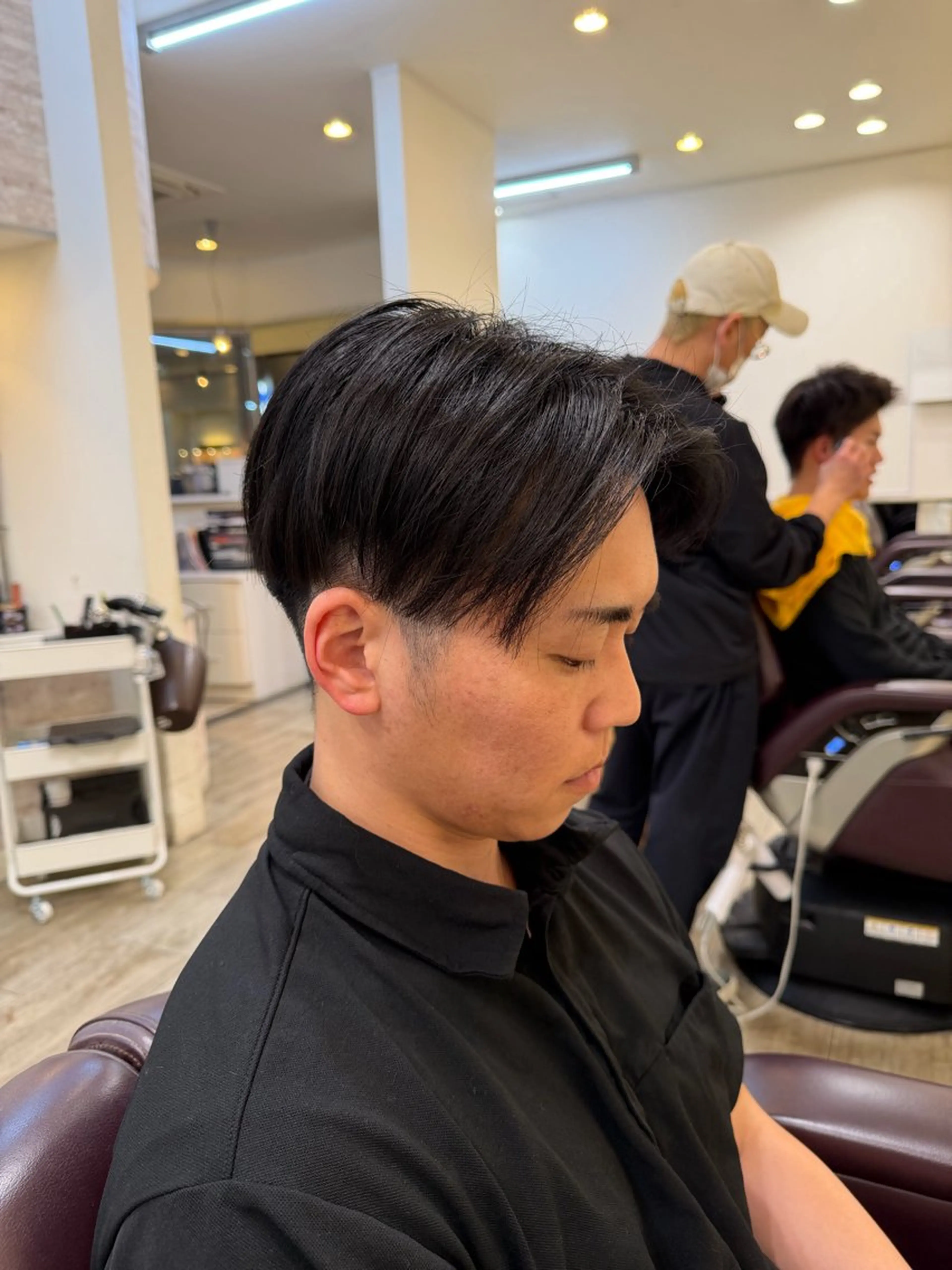 ミディアム 呉屋 俊介のヘアスタイル