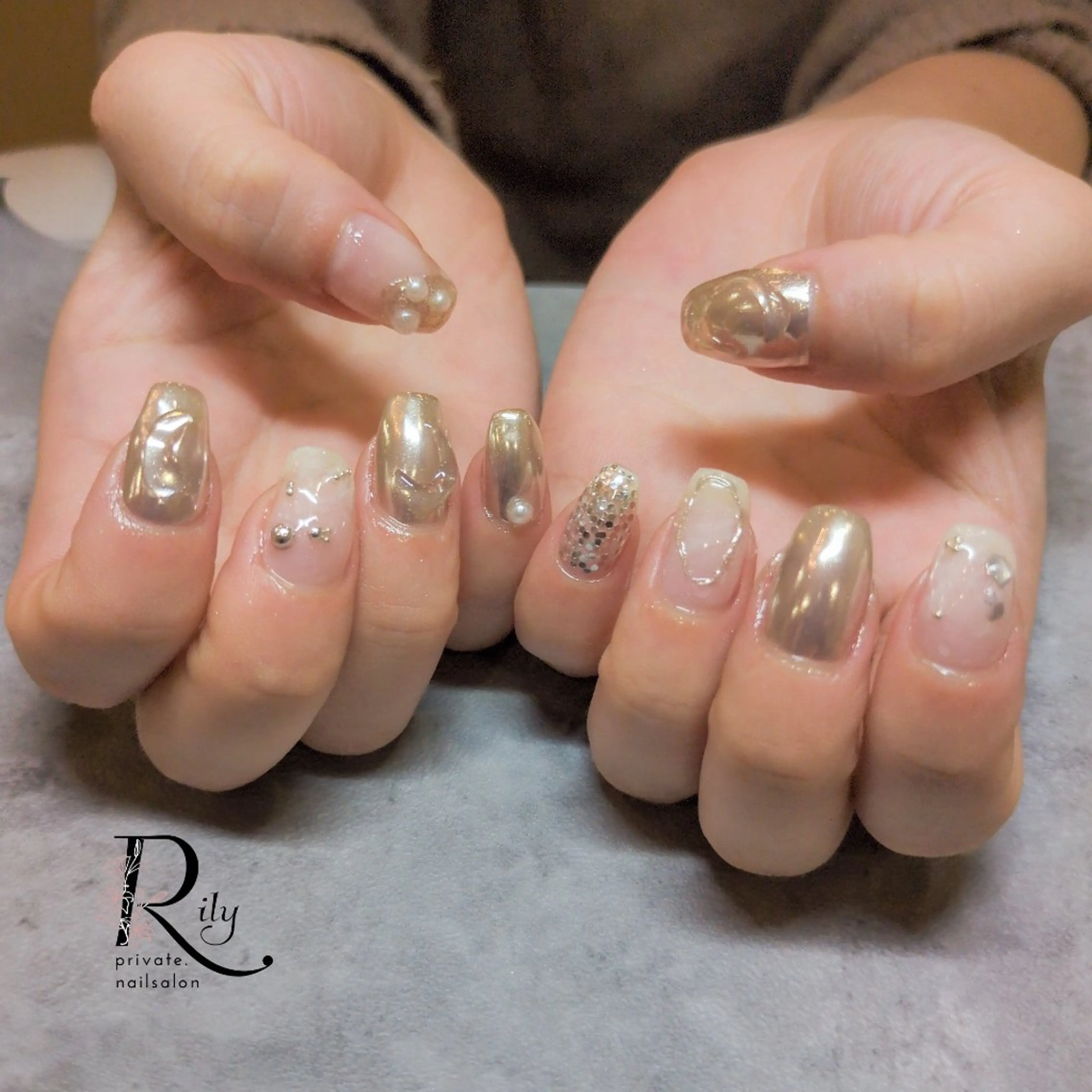 ネイル ミラーネイル ニュアンスネイル ハンドネイル nailsalon Rilyのネイルデザイン