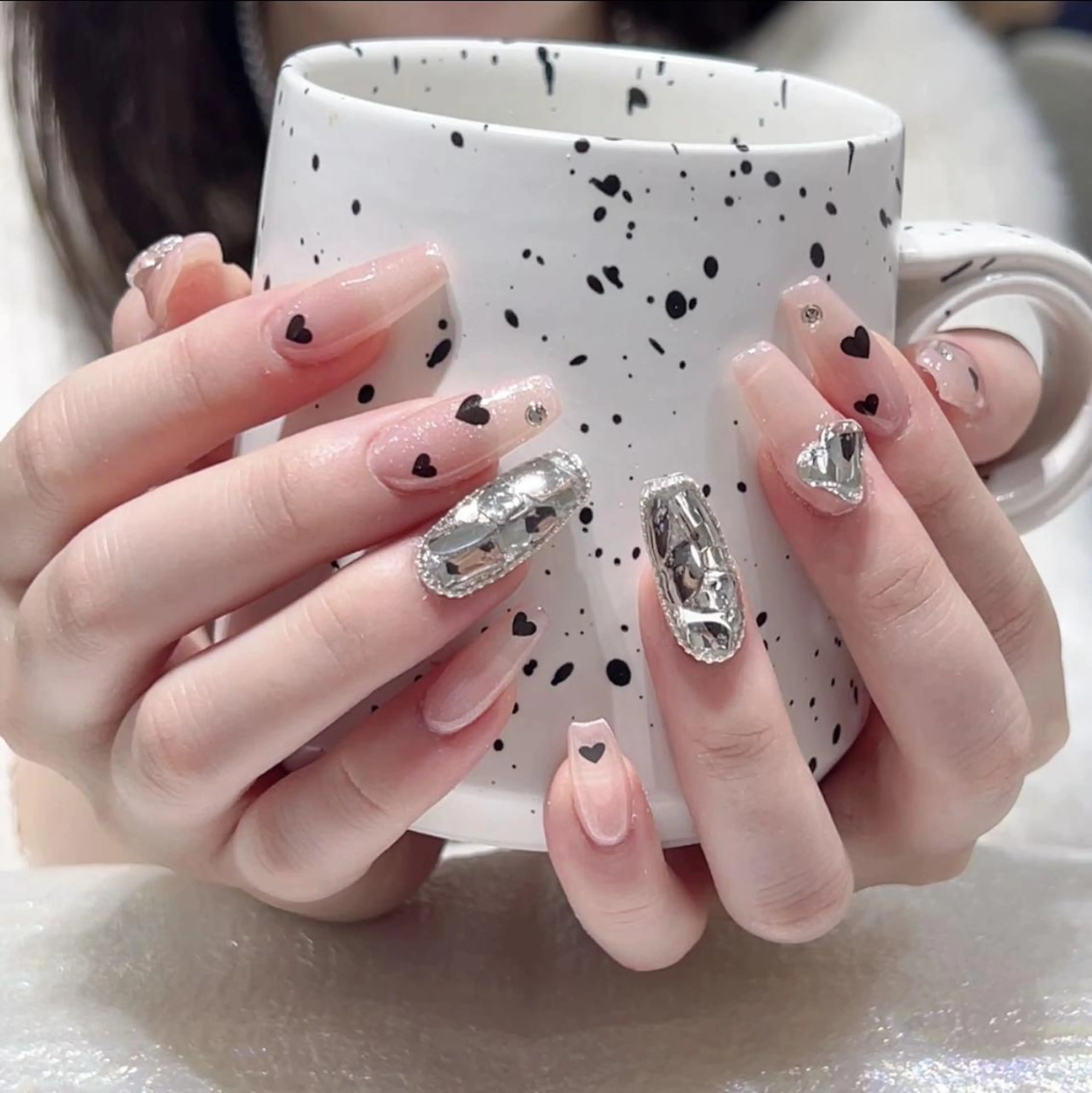 ネイル ハンドネイル Queens テイのネイルデザイン