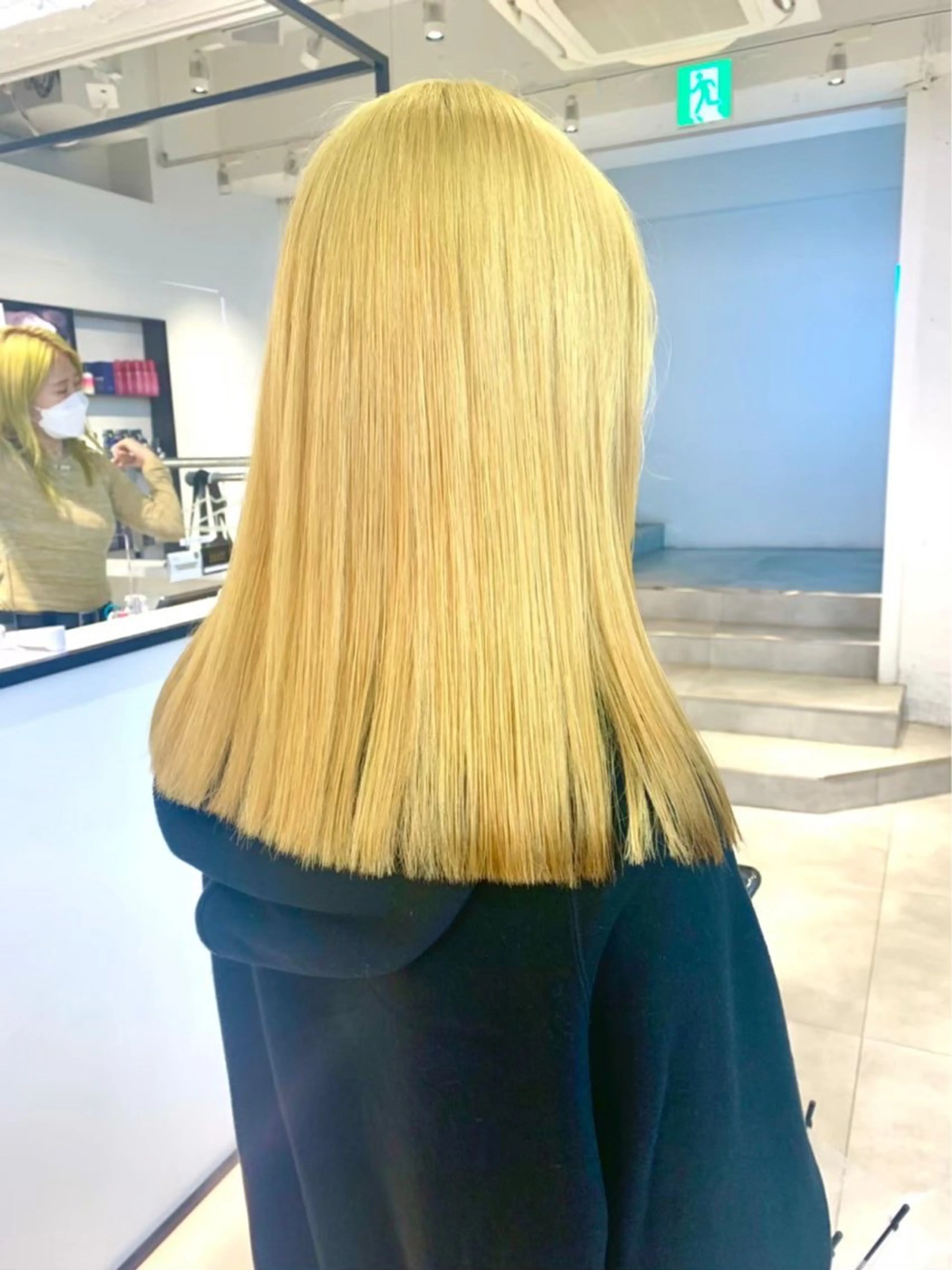 セミロング カラー ブリーチ 抜きっぱなしブロンド ブロンド ケアブリーチ 透明感カラー メンズ特化/マツエク AYAKA🌙のヘアスタイル