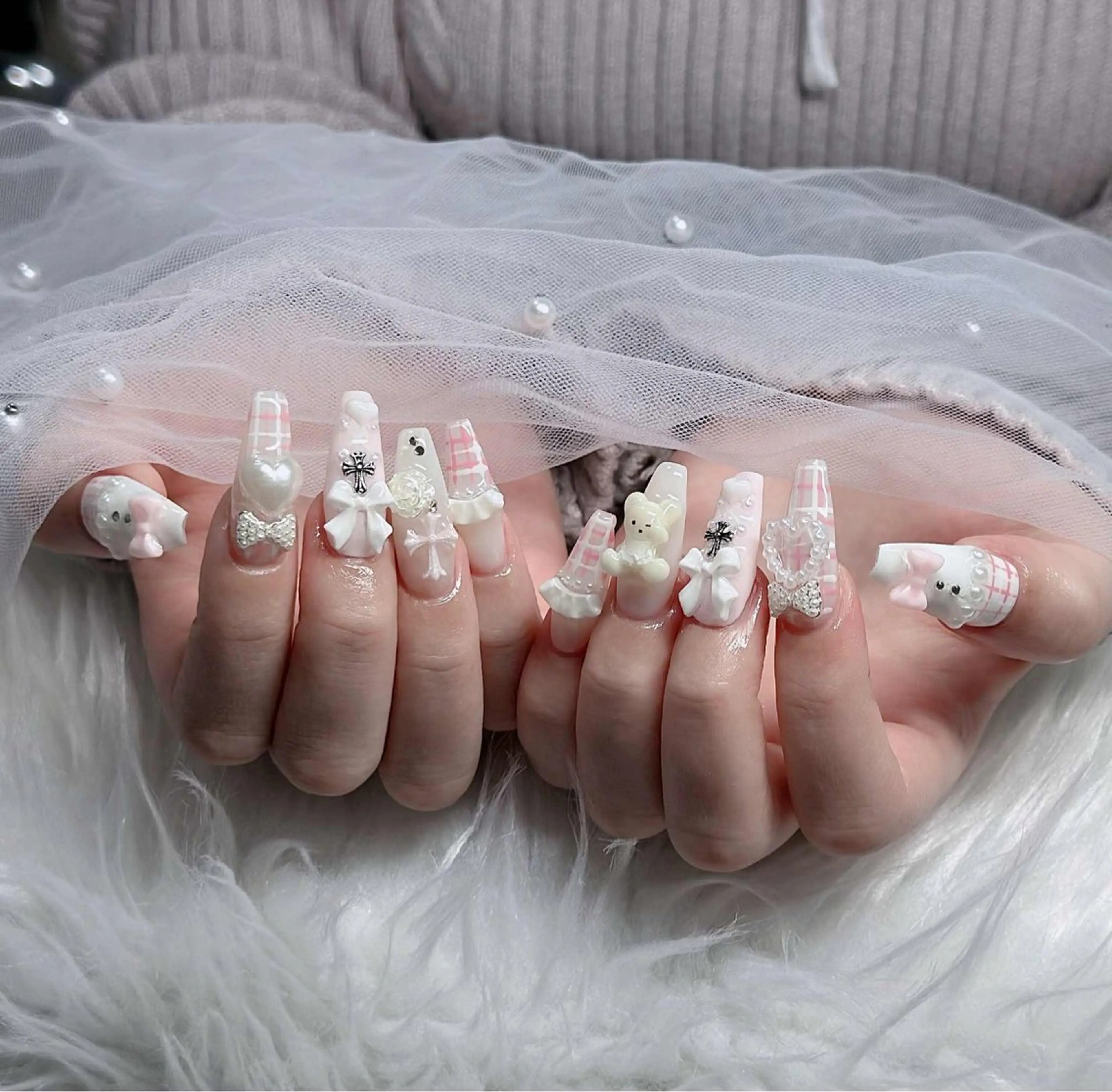 ネイル フレンチネイル ジェルネイル ガラスフレンチ ハロウィン ハート ハンドネイル H.baby Nail Salonのネイルデザイン