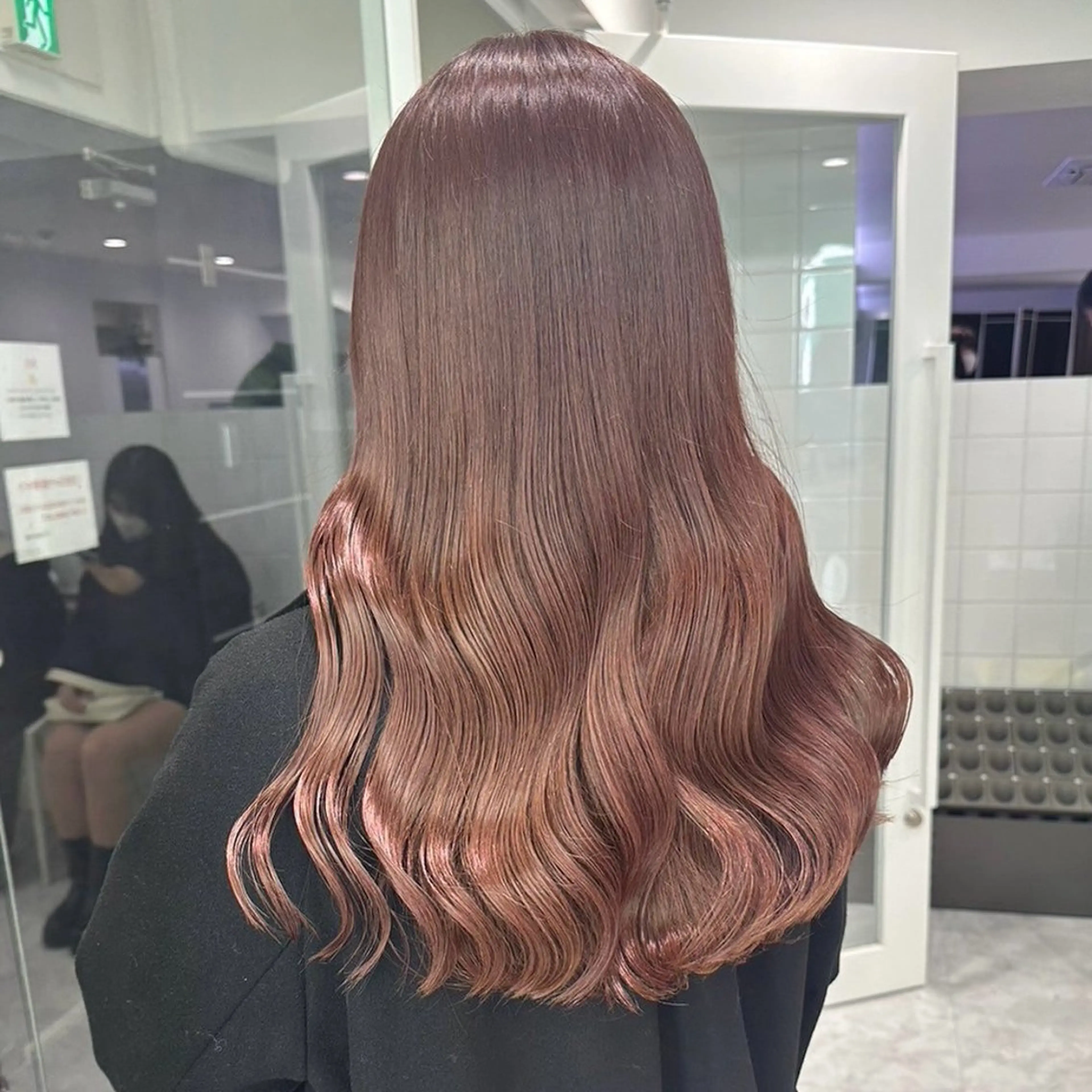 ロング カラー 韓国風艶髪🎀 暖色カラー🤍のヘアスタイル