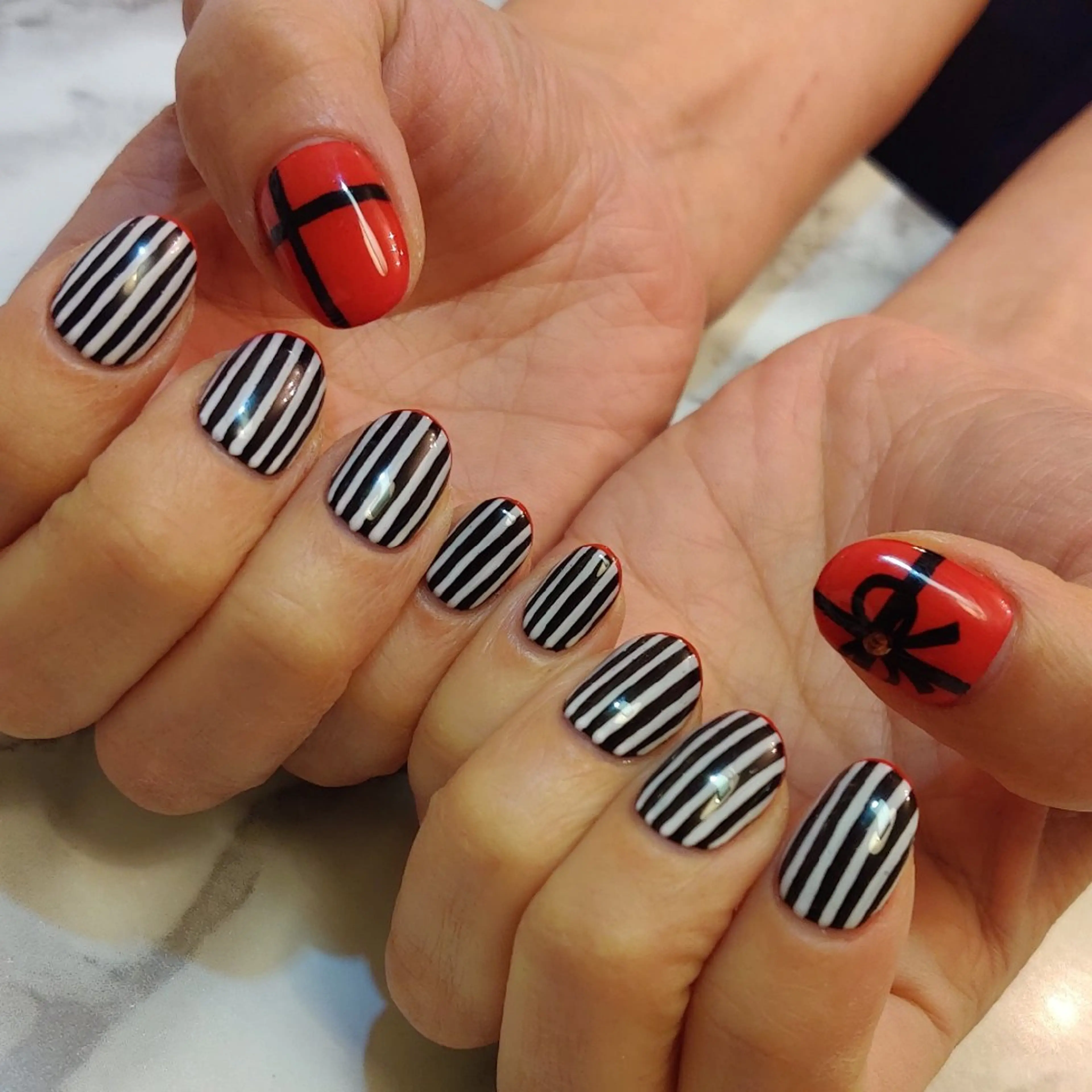 ネイル ジェヌインネイル 河内のネイルデザイン