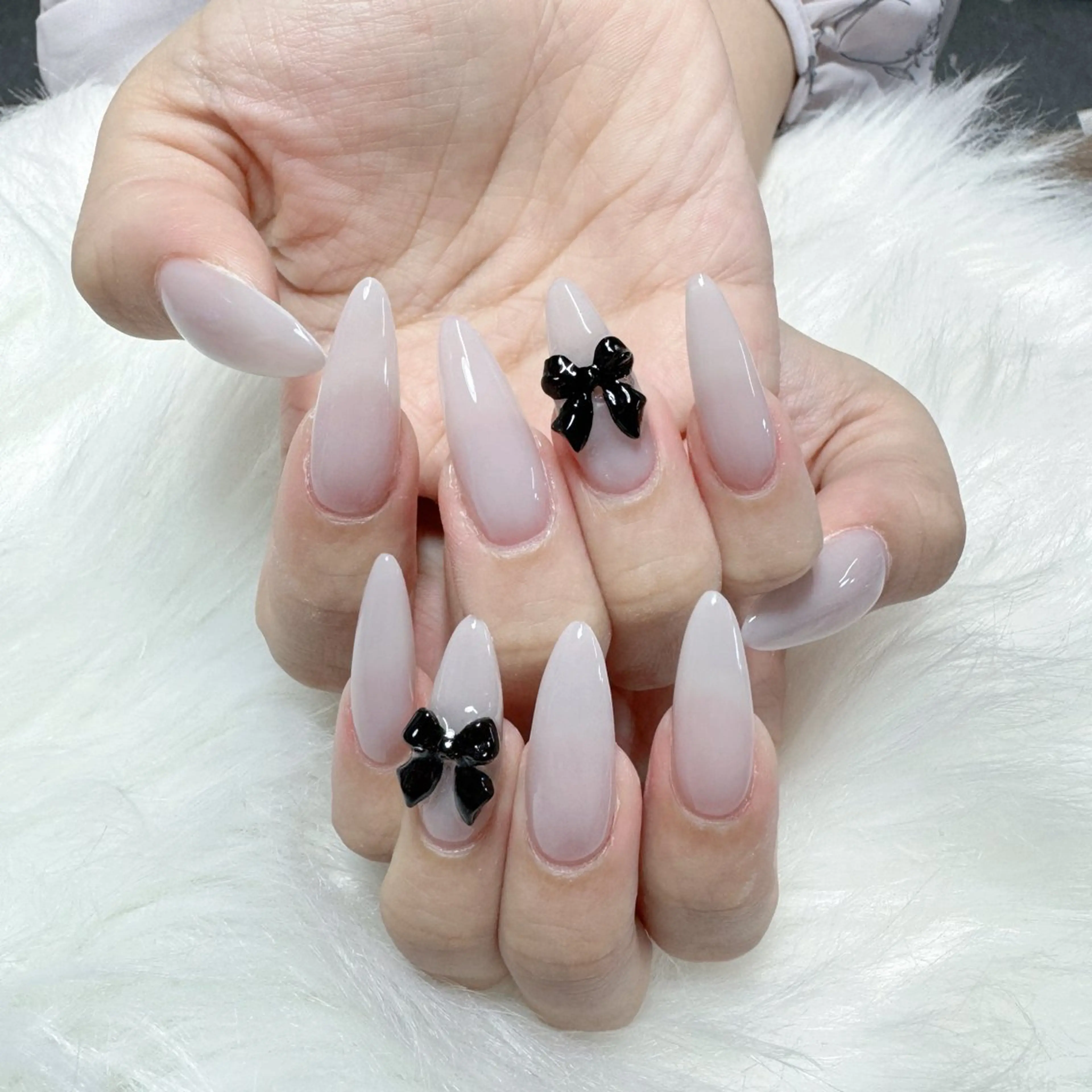 ネイル ハンドネイル 🦢Ella💌 長さだし専門店☁️のネイルデザイン