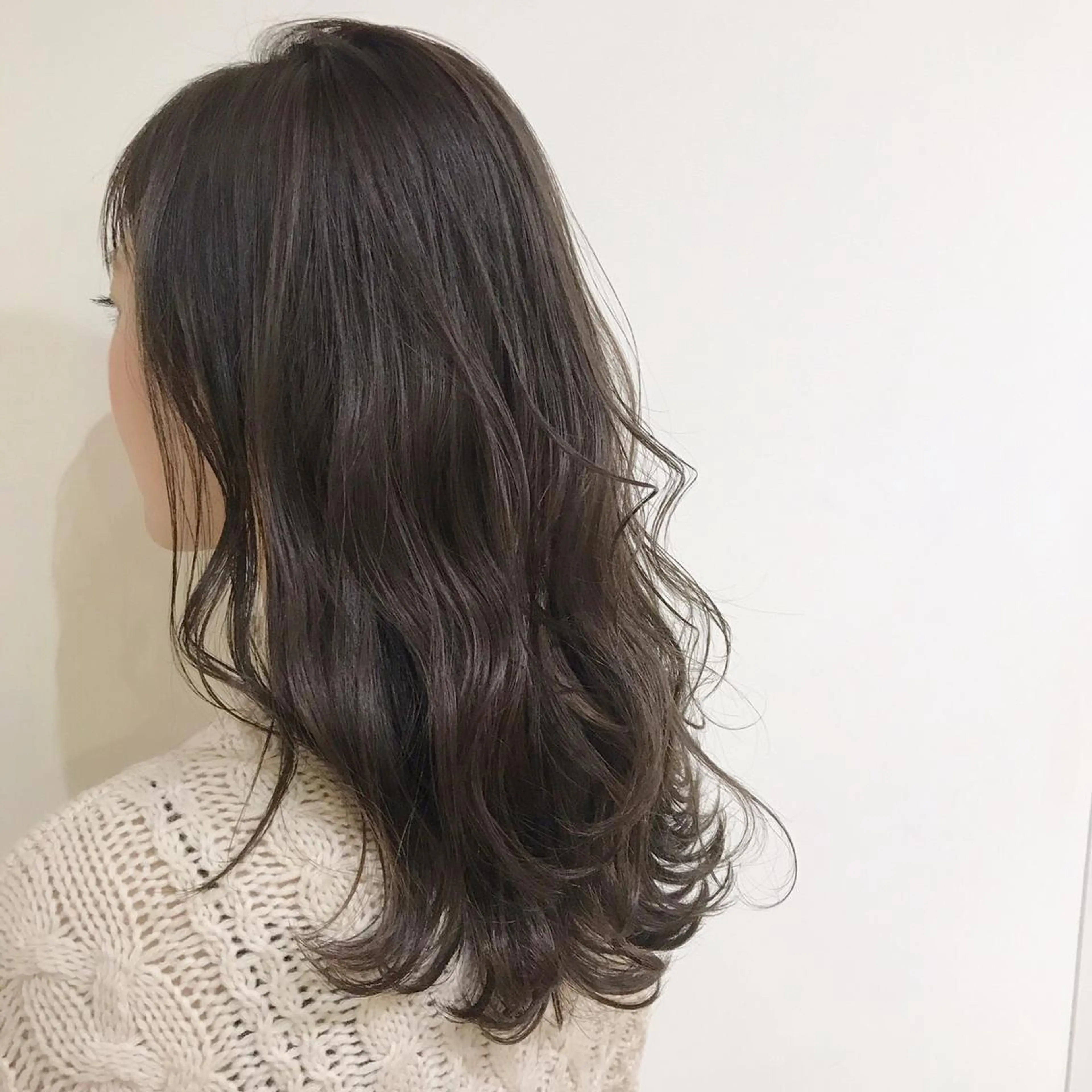 セミロング カラー アッシュ ベージュカラー ヘアカラー トリートメント レイヤー/顔周り /AKARIのヘアスタイル