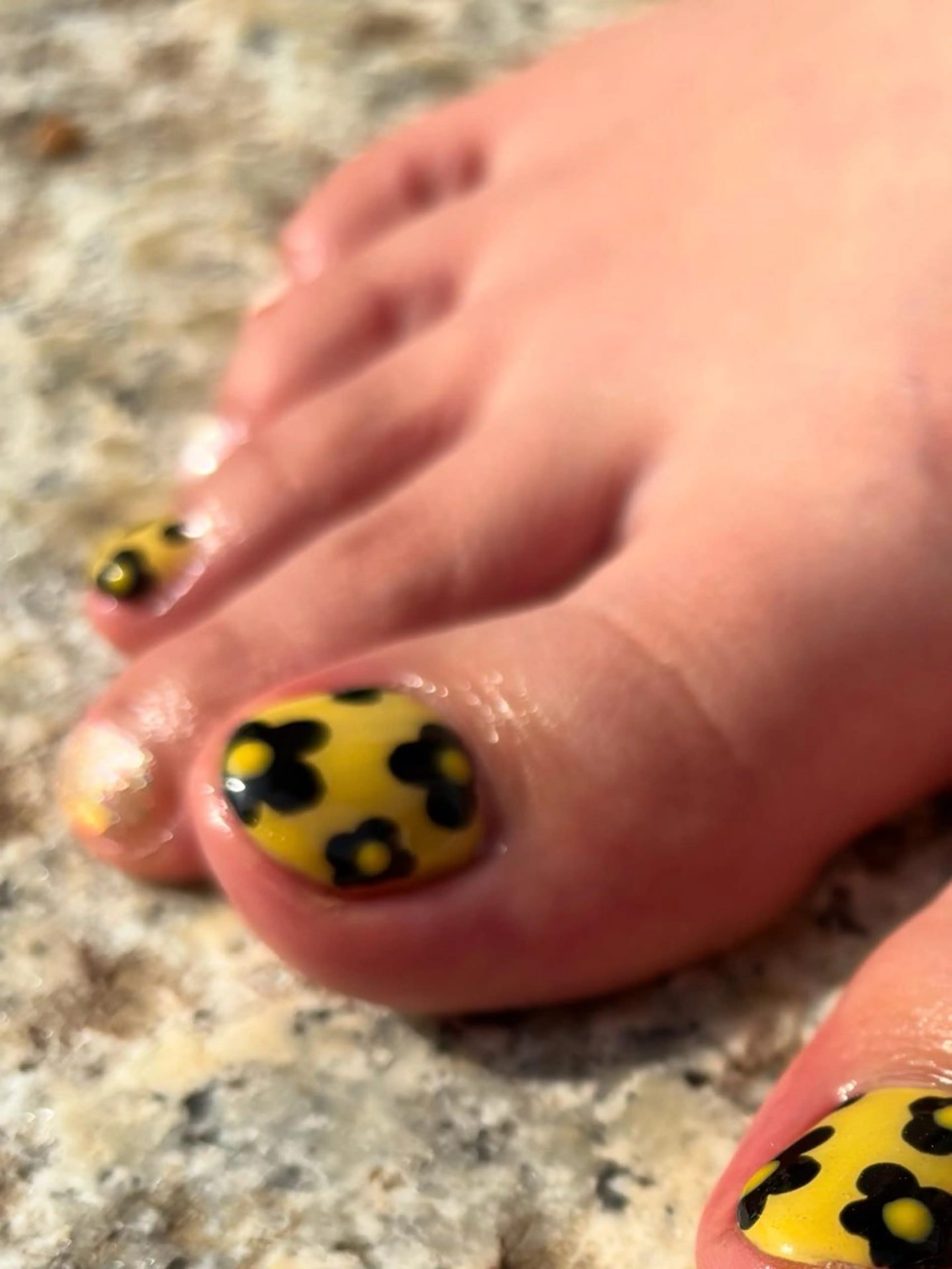 ネイル 黄色 osakana nailのネイルデザイン