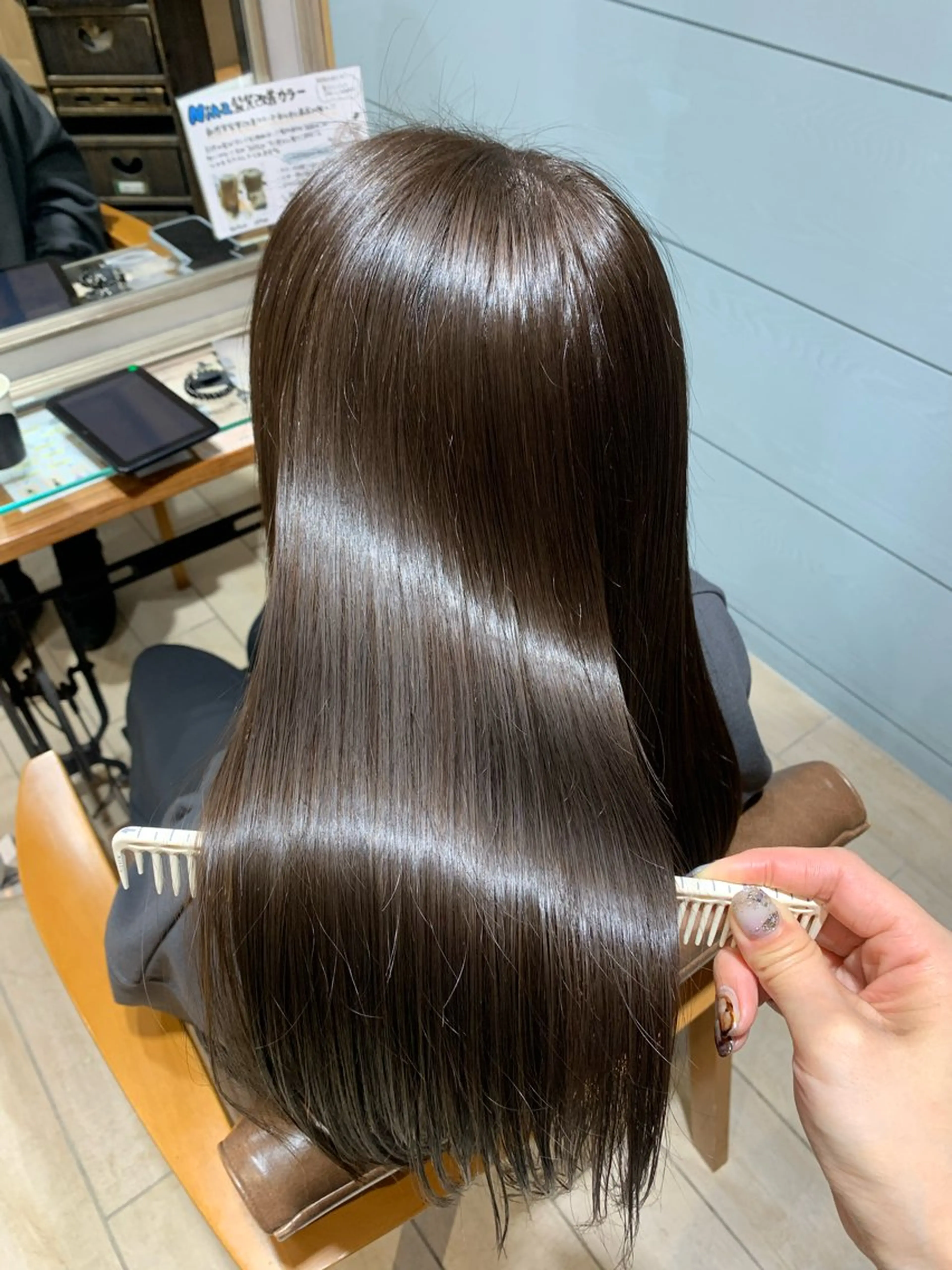 セミロング カラー ブラウンカラー 透明感カラー オリーブブラウン まろやかベージュ／ JOのヘアスタイル