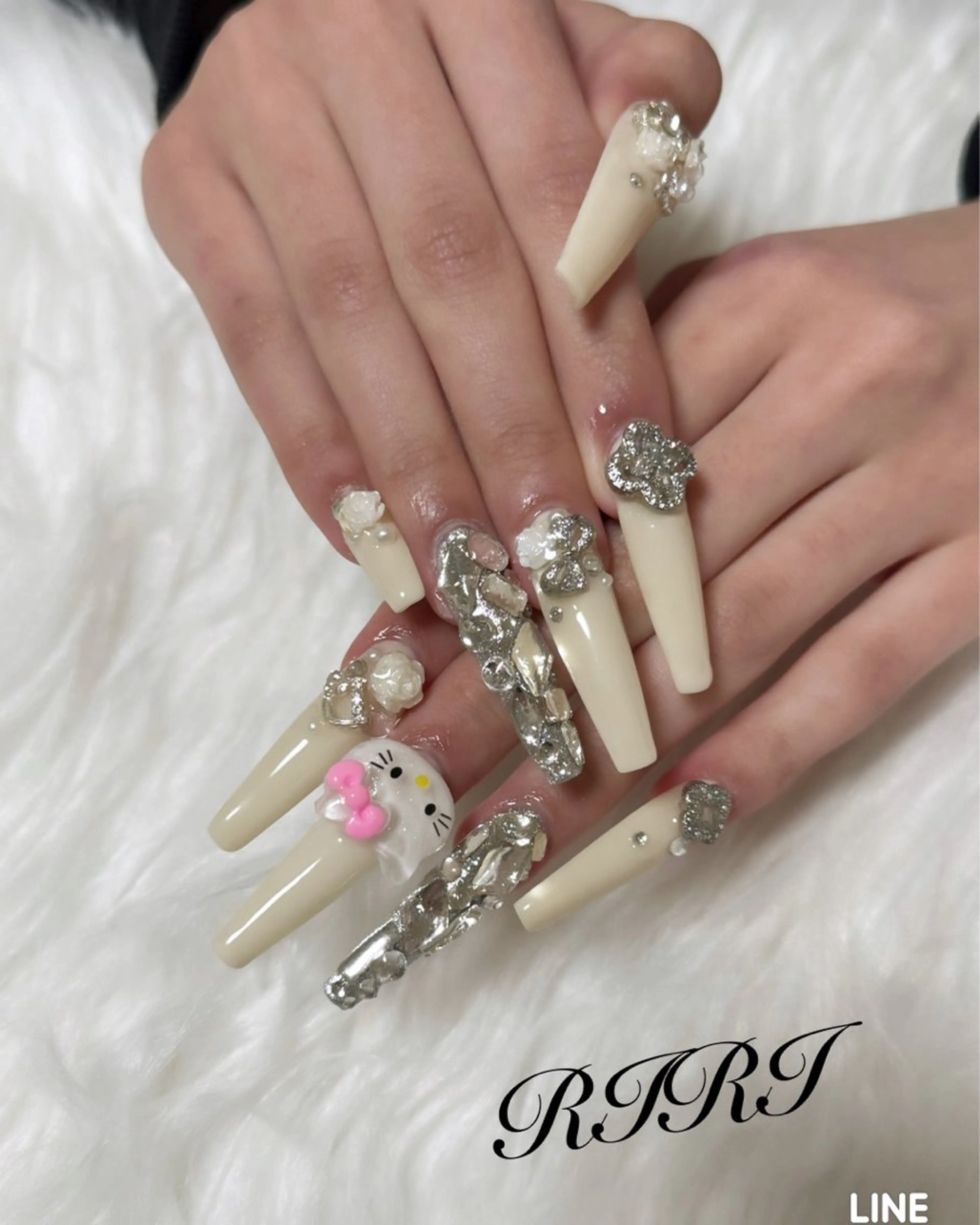 ネイル ジェルネイル ロングネイル スカルプネイル シンプルネイル 春ネイル ハンドネイル riri オーナーのネイルデザイン