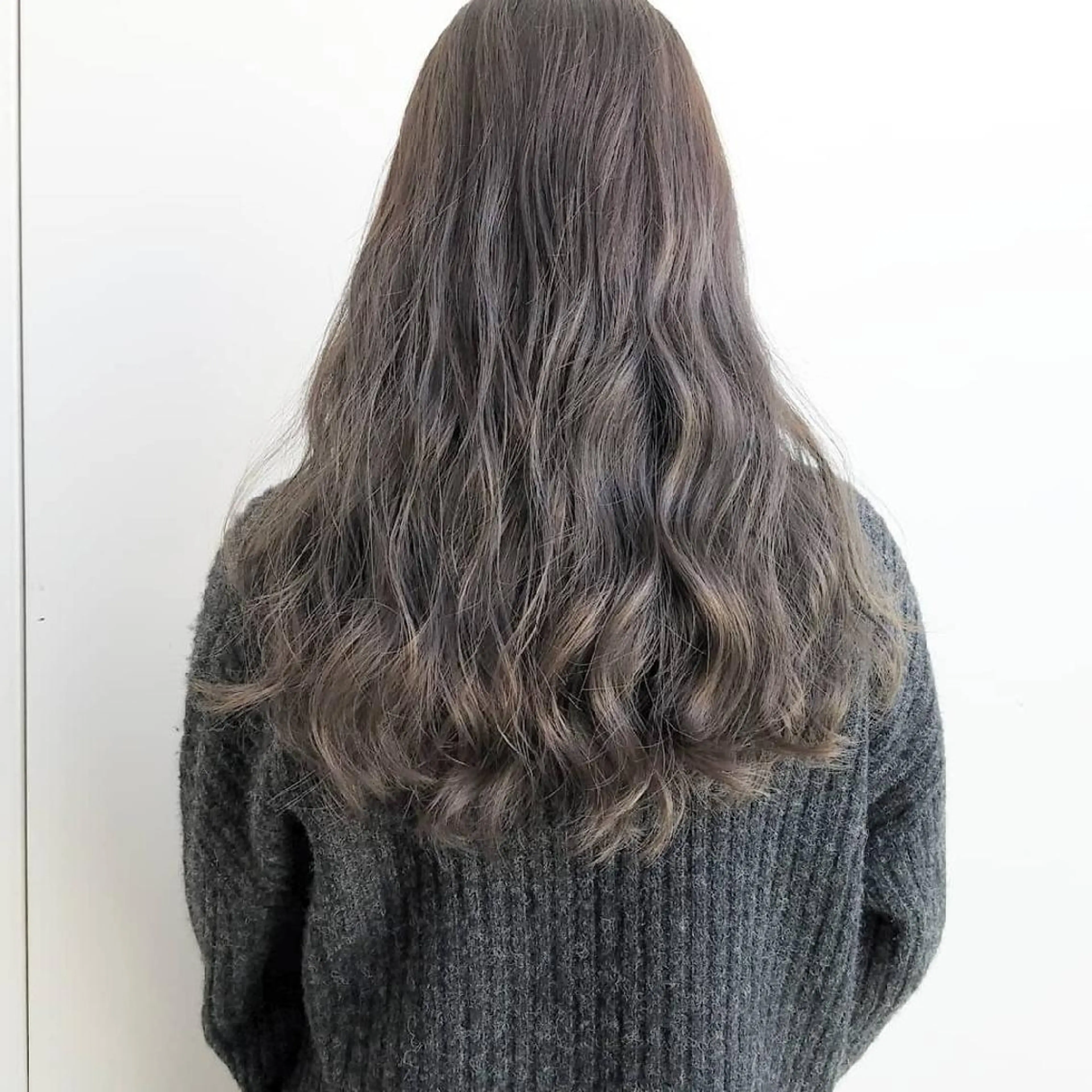 ミディアム カラー グレージュ iplus まつげ、眉毛、耳つぼのマツエク・マツパデザイン