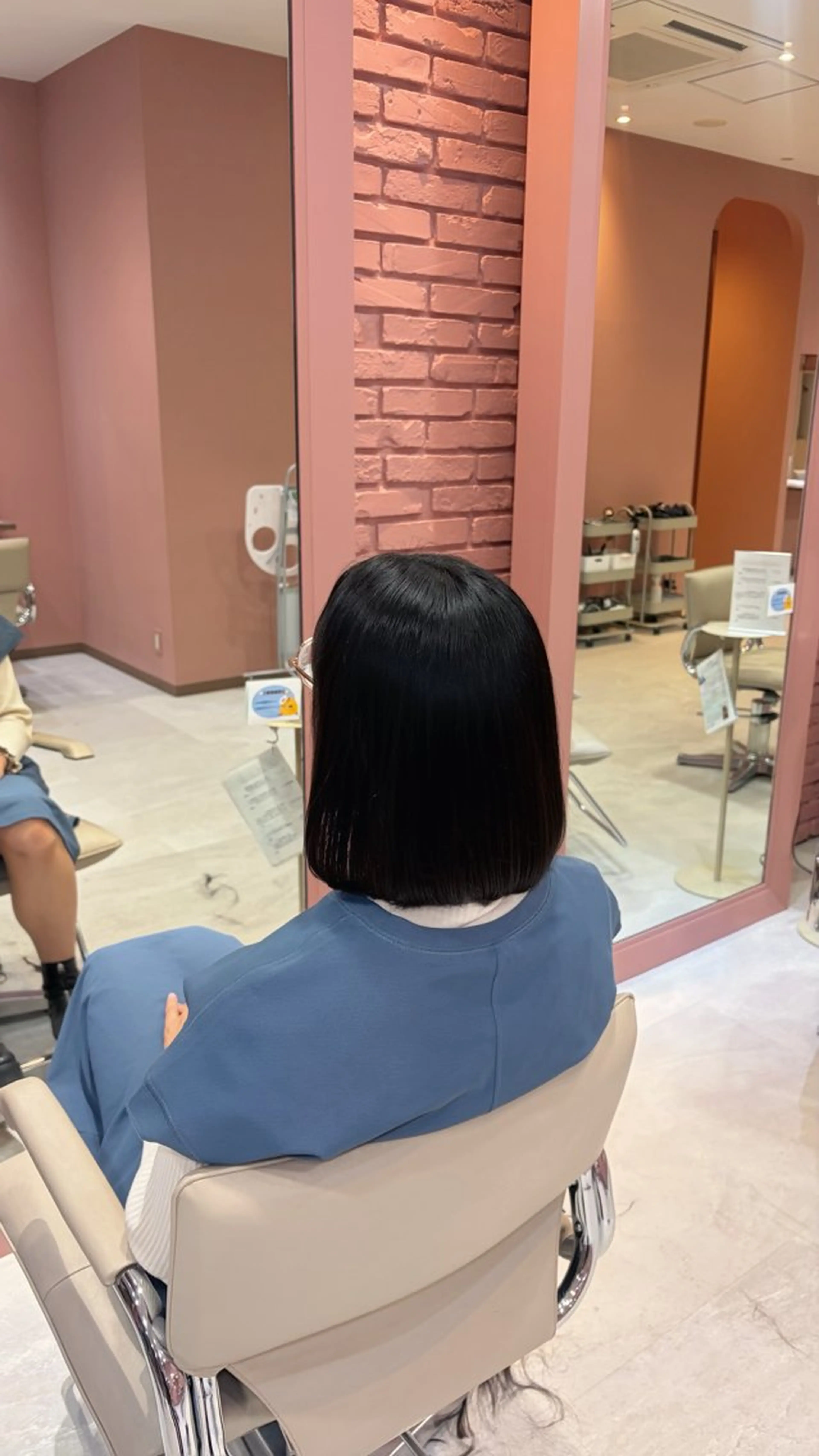 ミディアム カット 聖菜/ hina /レイヤー/艶カラーのヘアスタイル