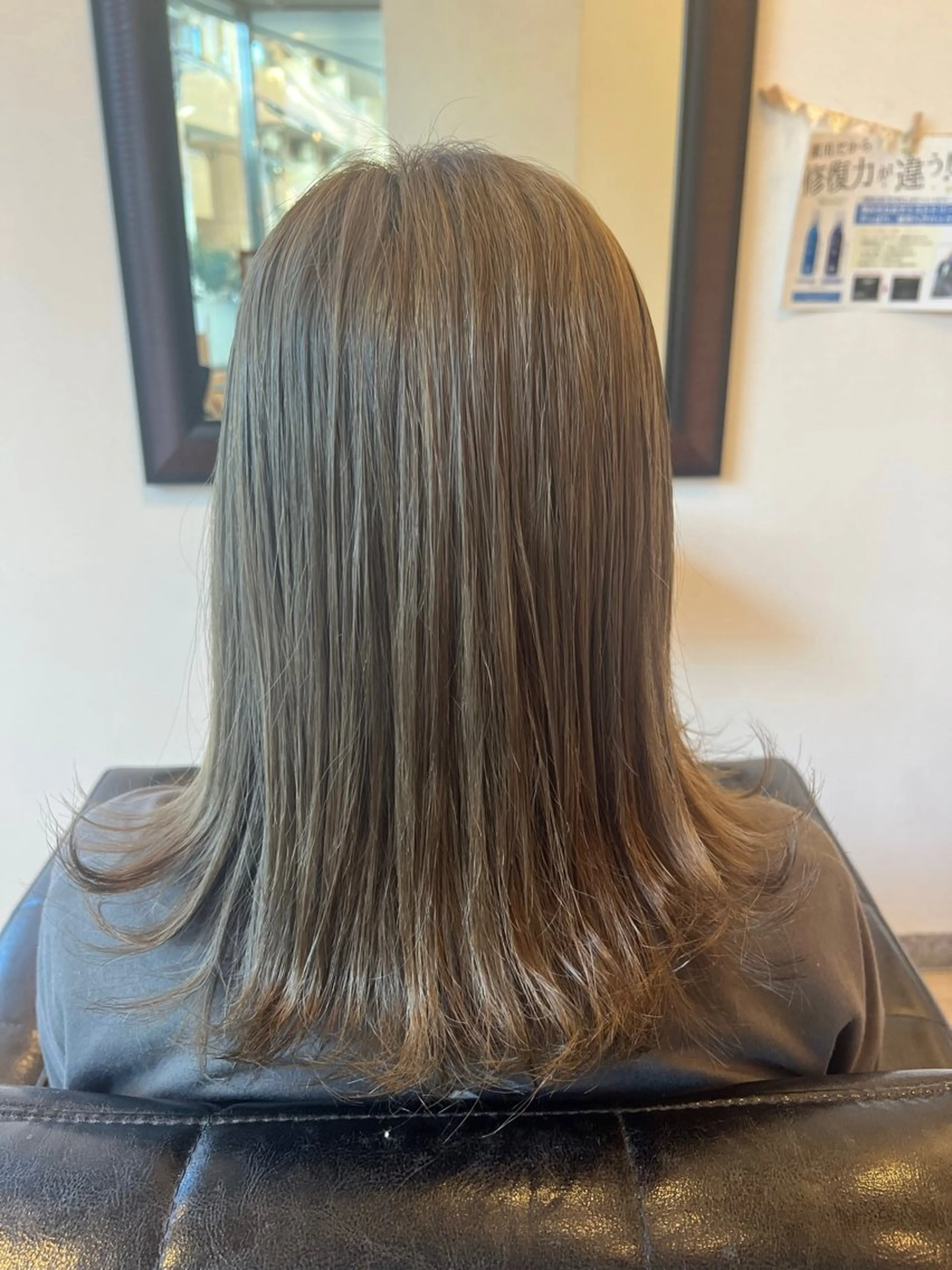 ミディアム カラー 松谷 茜のヘアスタイル