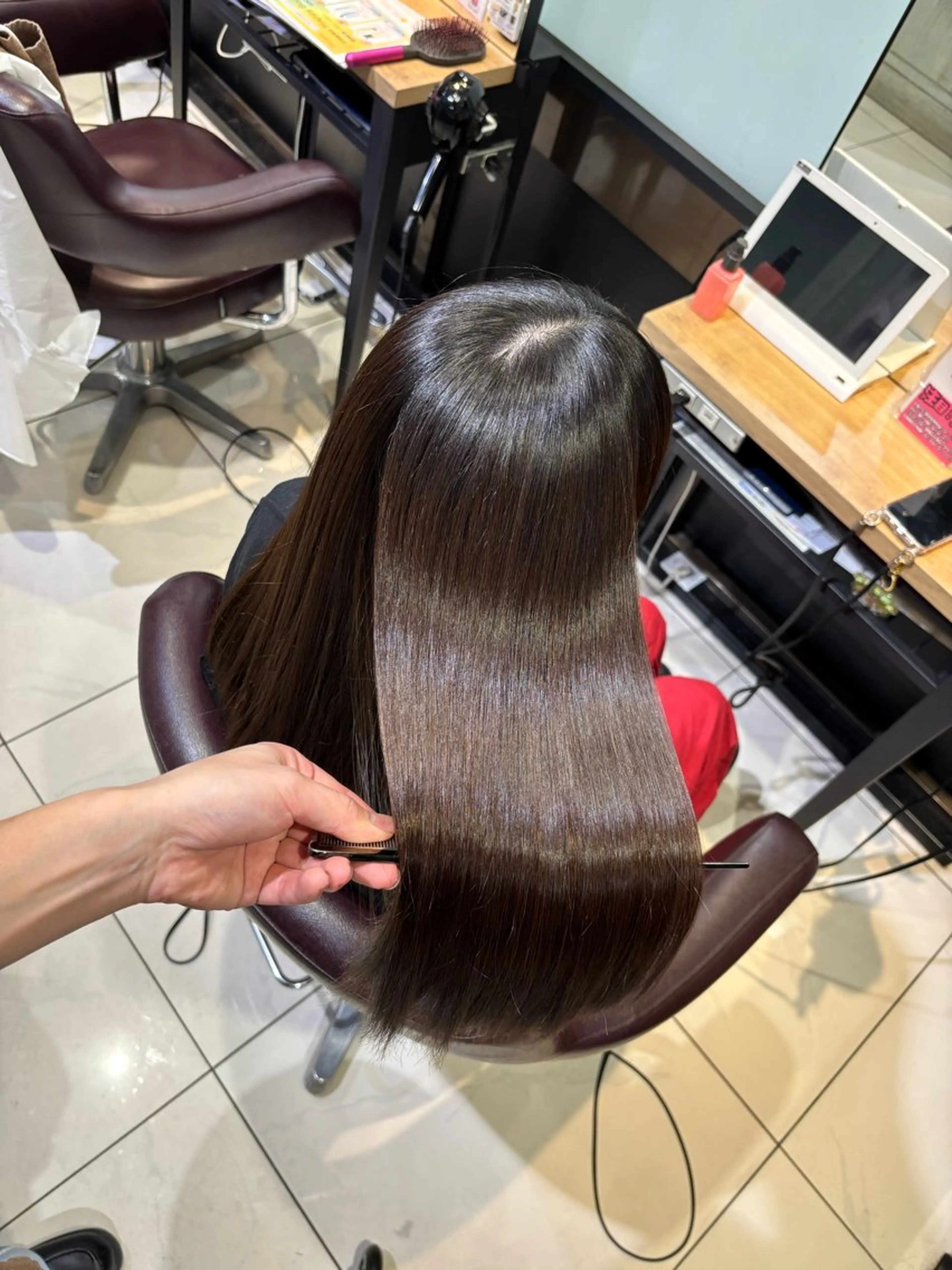 ロング カラー カット ヘアカラー 縮毛矯正 トリートメント 🩵レイヤー✖︎ 髪質改善🩵リョウヤのヘアスタイル