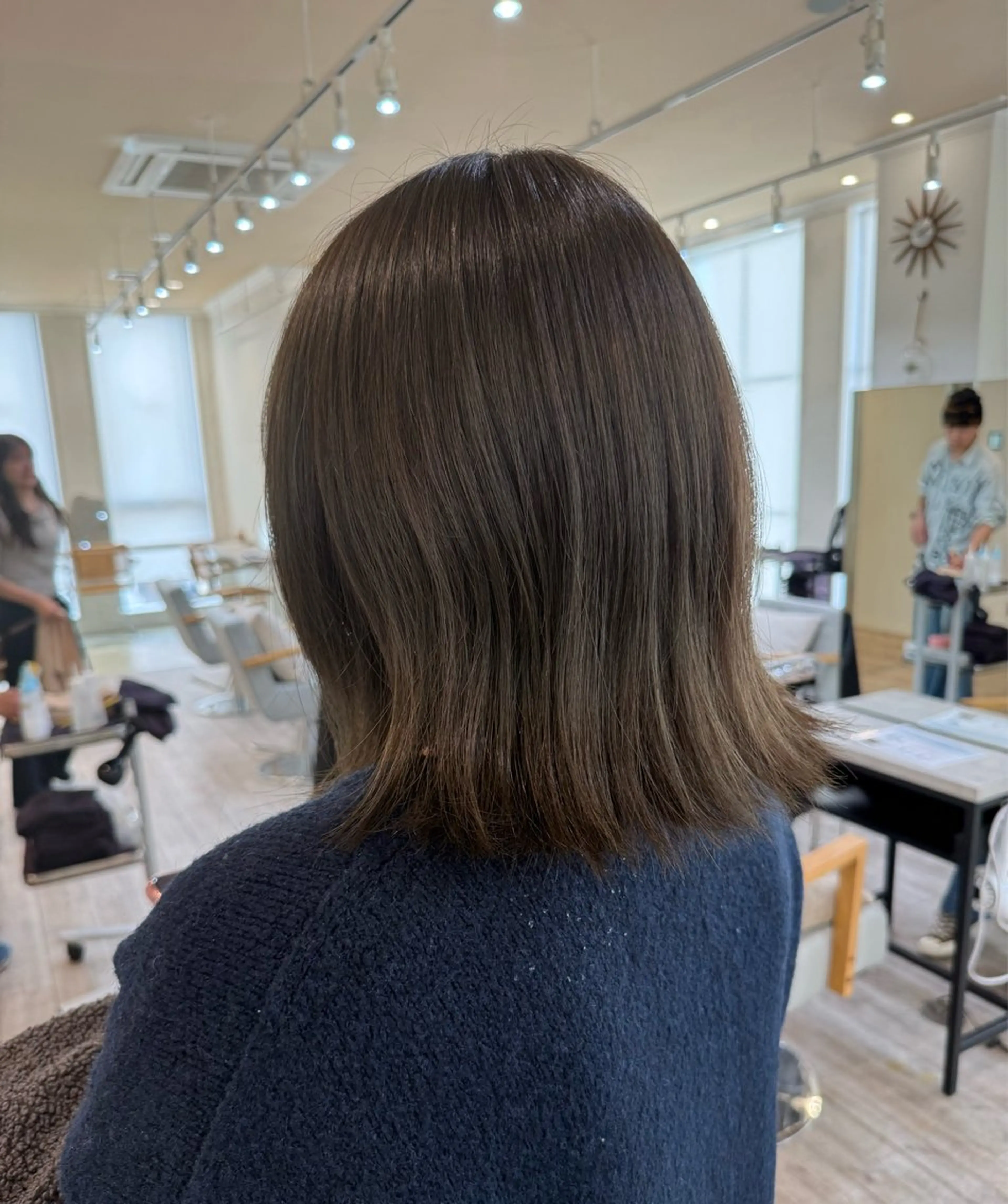 ミディアム カラー ヘアカラー クロギ リョウのヘアスタイル