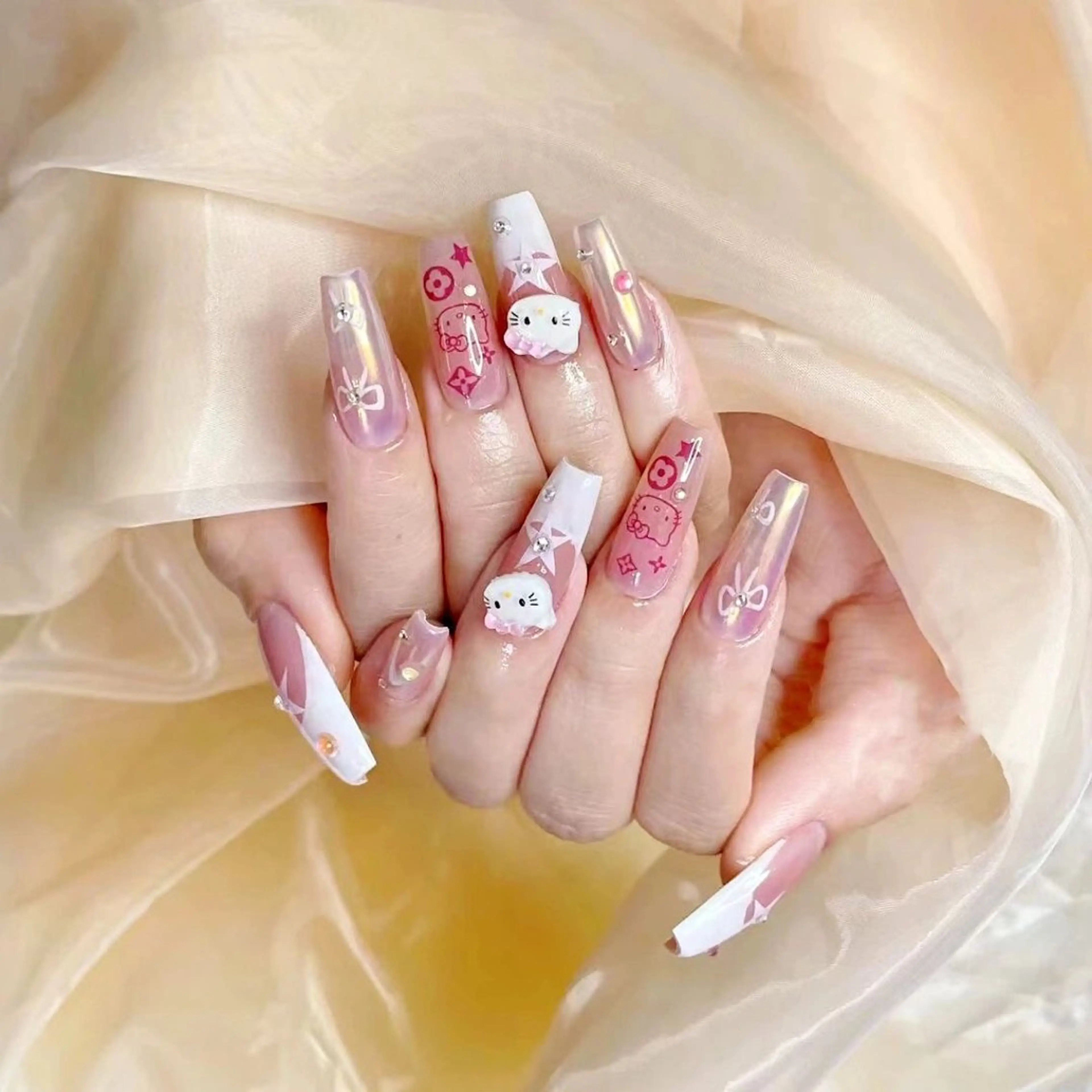 ネイル 🎀M nails✨ ビューティーのネイルデザイン