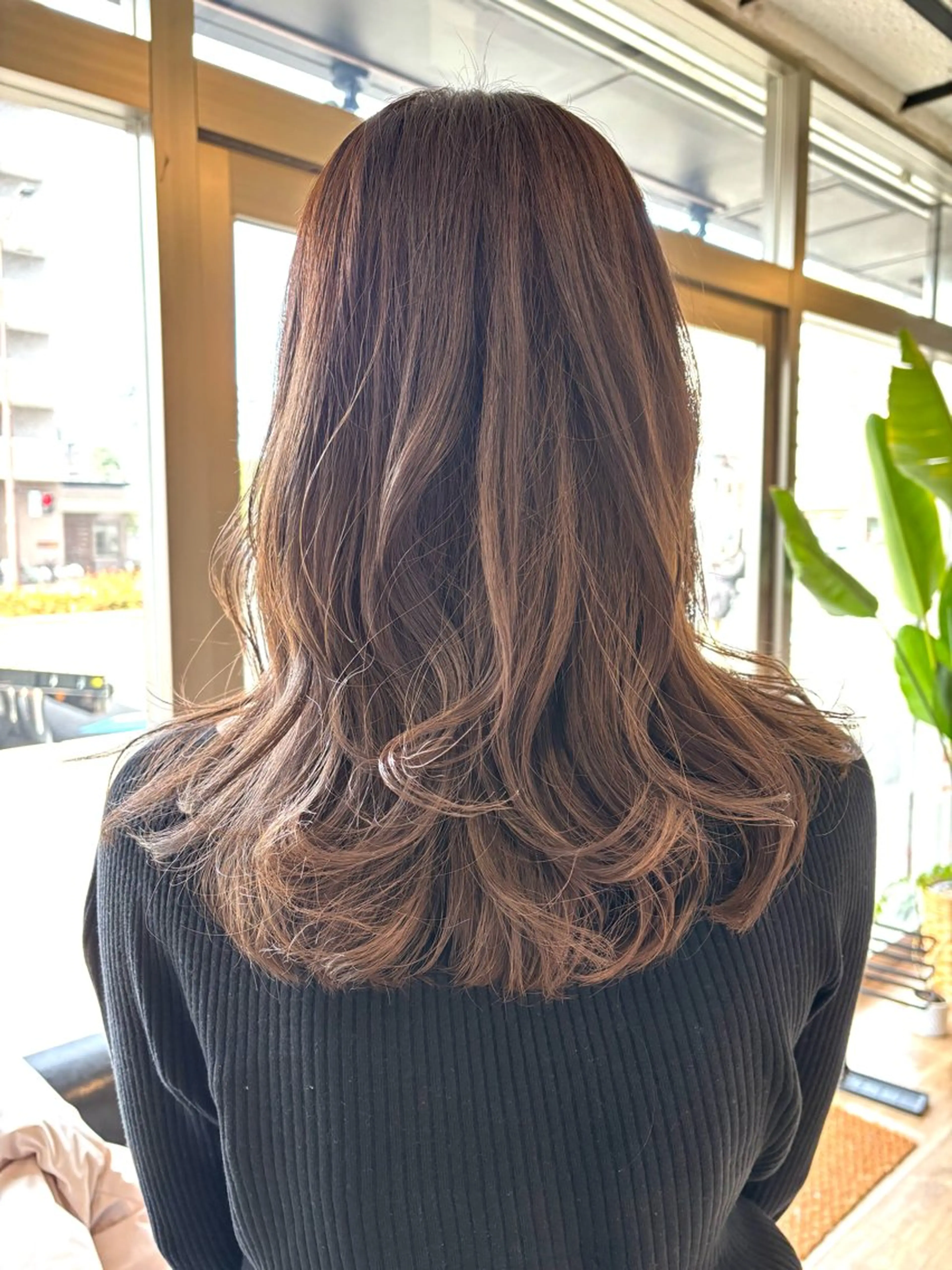 セミロング ラベンダーベージュ 迫 裕美のヘアスタイル
