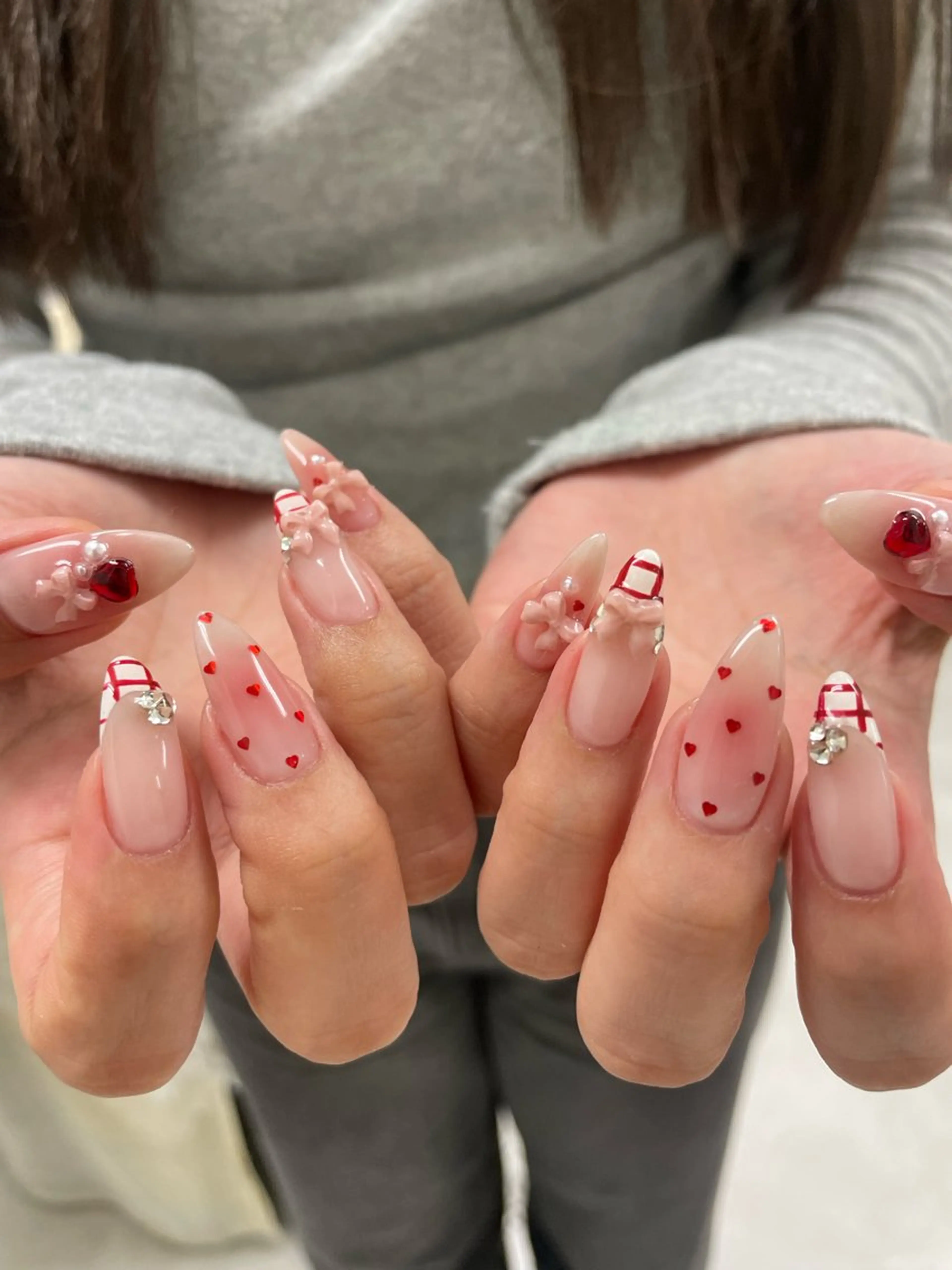 ネイル リボン ハンドネイル Hisaka Mikiのネイルデザイン