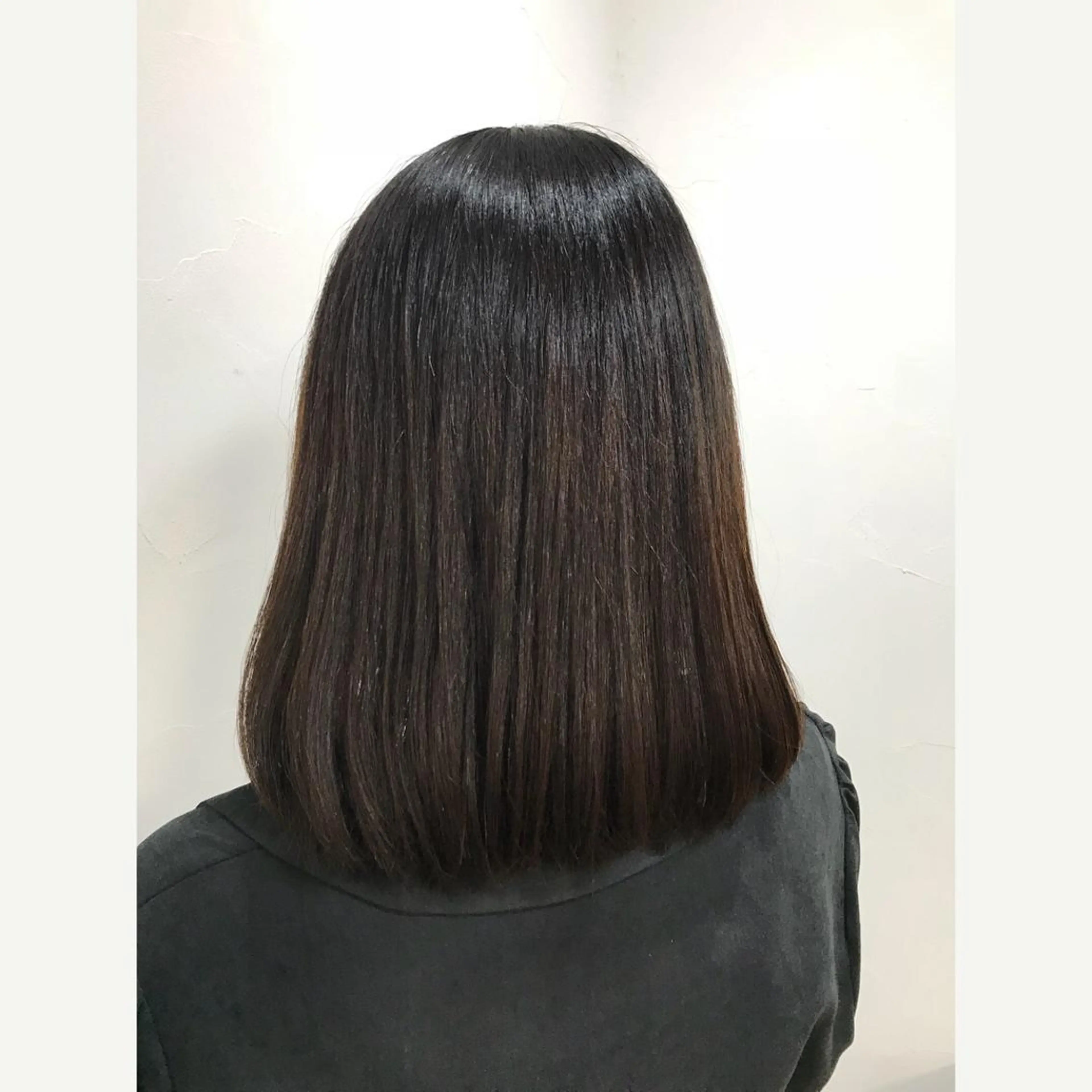 ミディアム 縮毛矯正 yui .のヘアスタイル