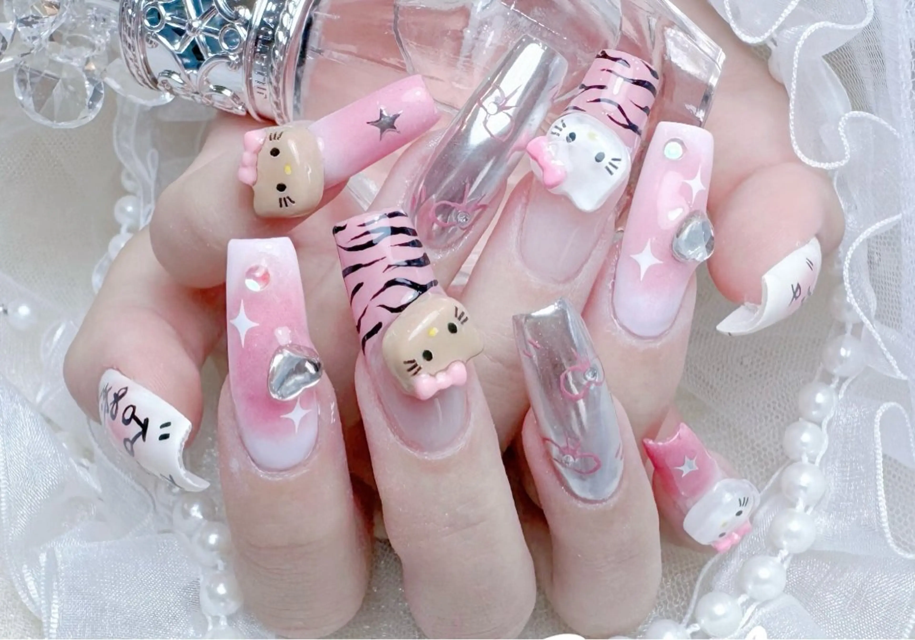 ネイル ハンドネイル ハンドケア queen nailのネイルデザイン