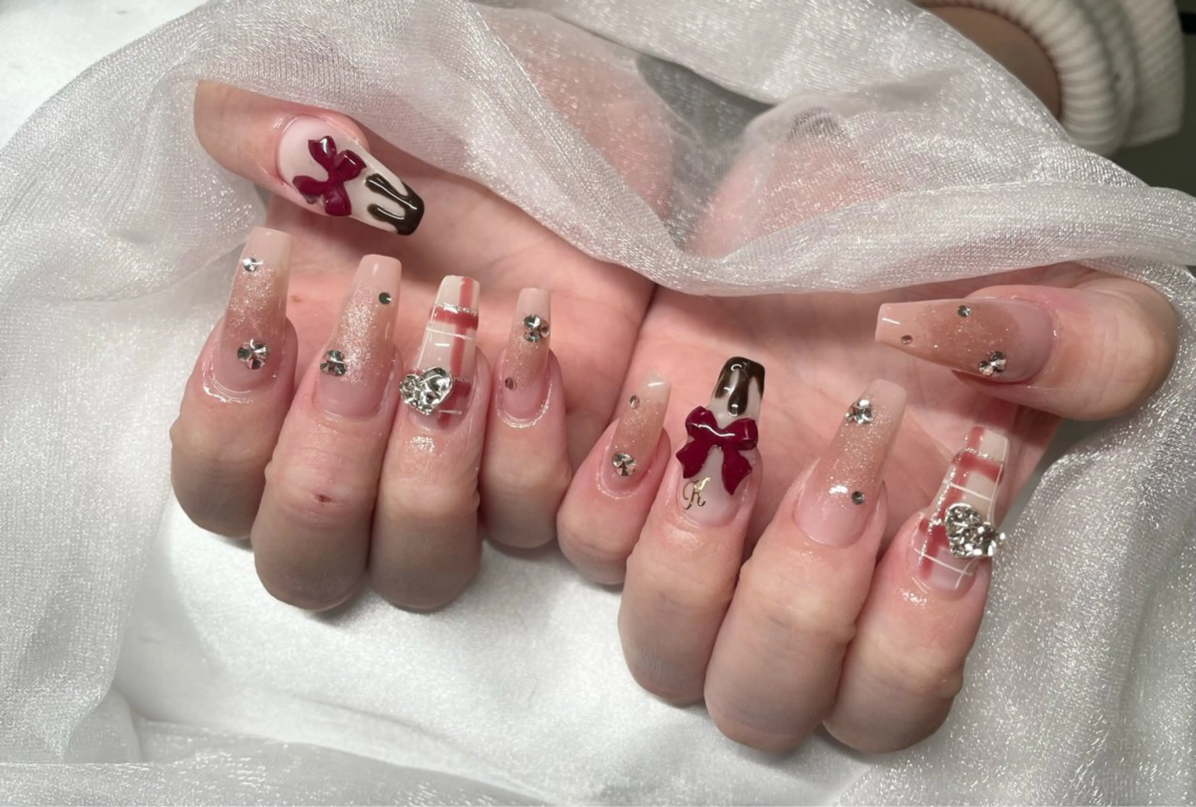 ネイル ハンドネイル Roi〈ロワ〉 Minakoのネイルデザイン