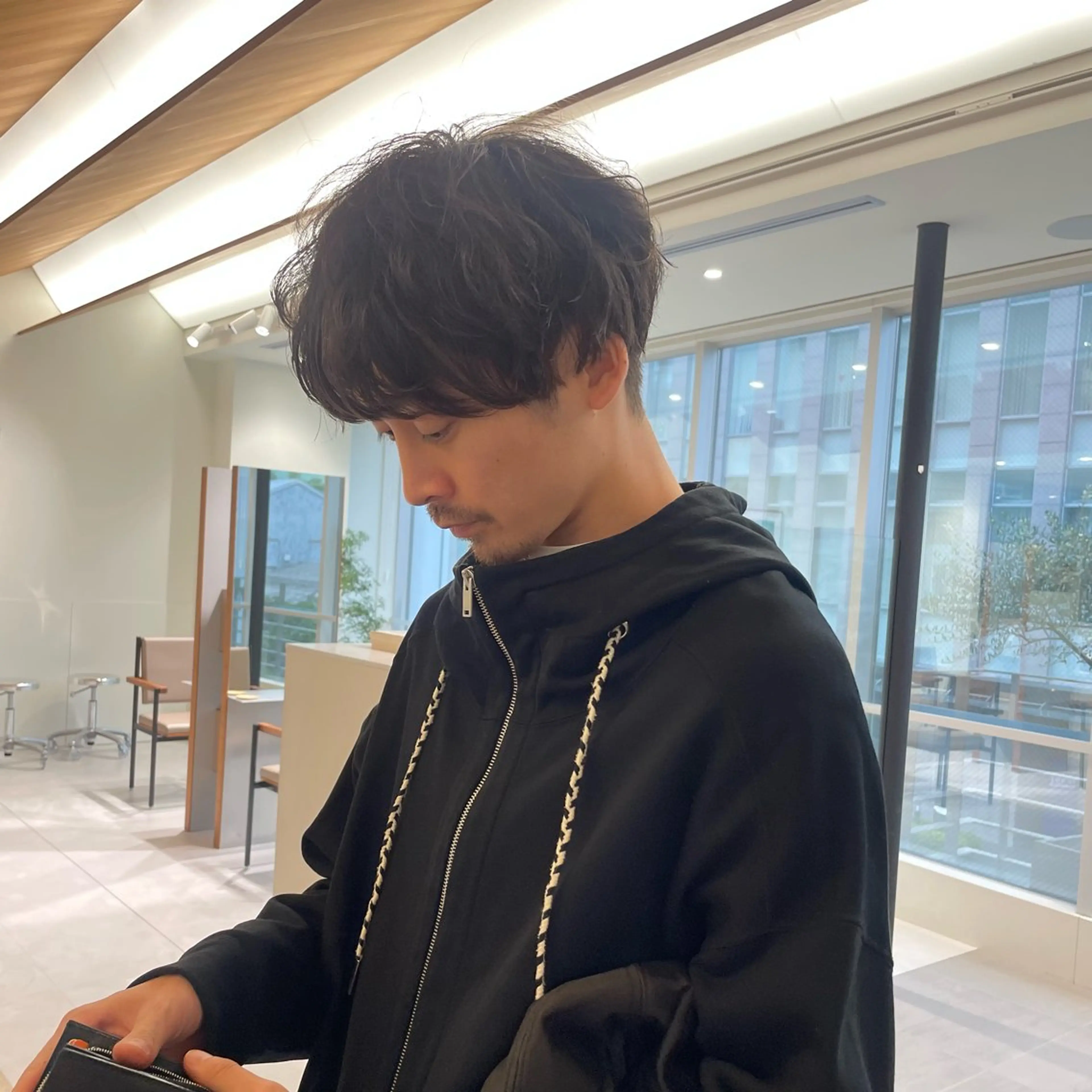 ショート パーマ メンズ メンズブリーチ センターパート マッシュ メンズパーマ カット 髪質改善カラー/ボブ 🌻Mutsumiのヘアスタイル