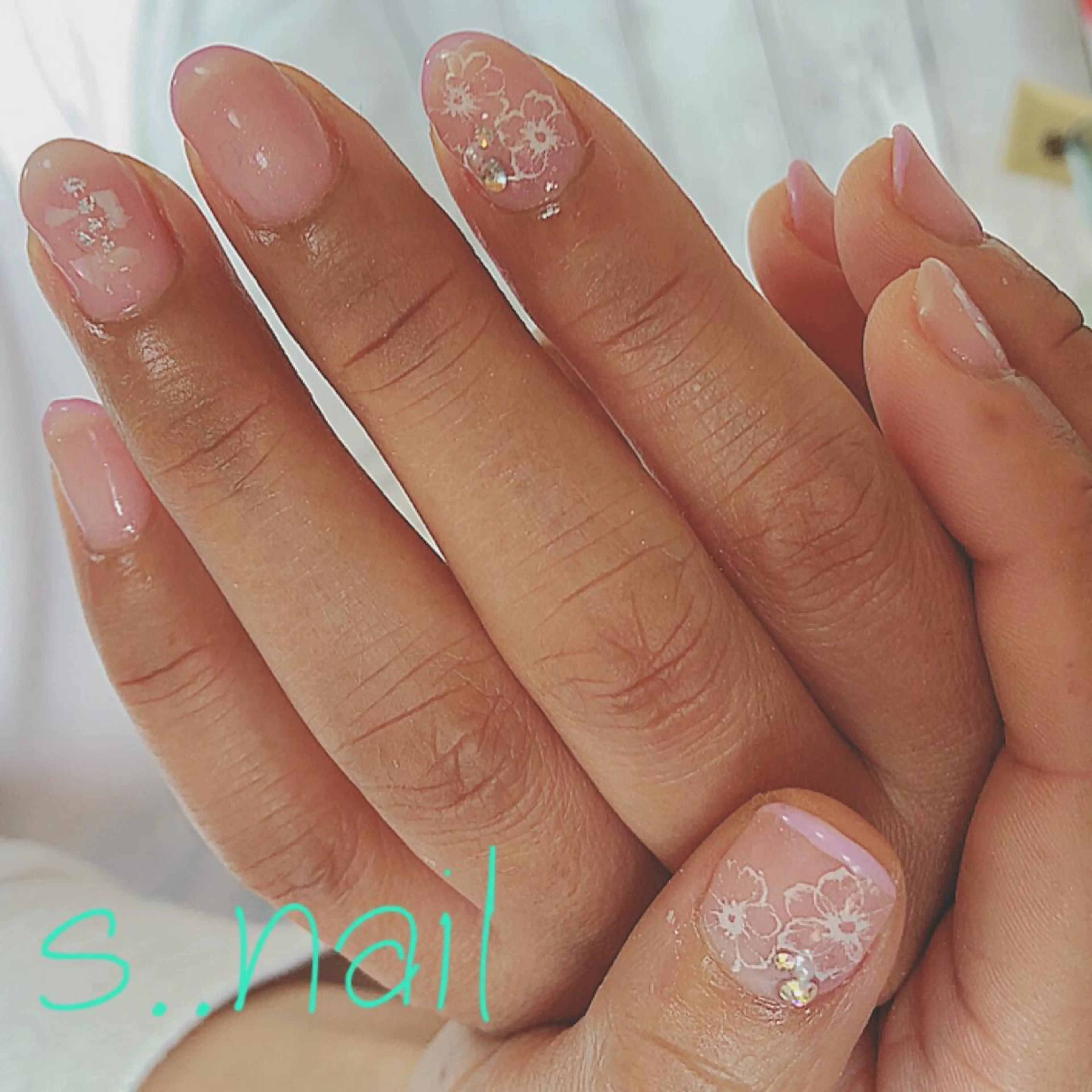 ネイル フレンチネイル ラメ(グリッター) パープル 春ネイル ハンドネイル フットネイル s..nail / MORITAのネイルデザイン