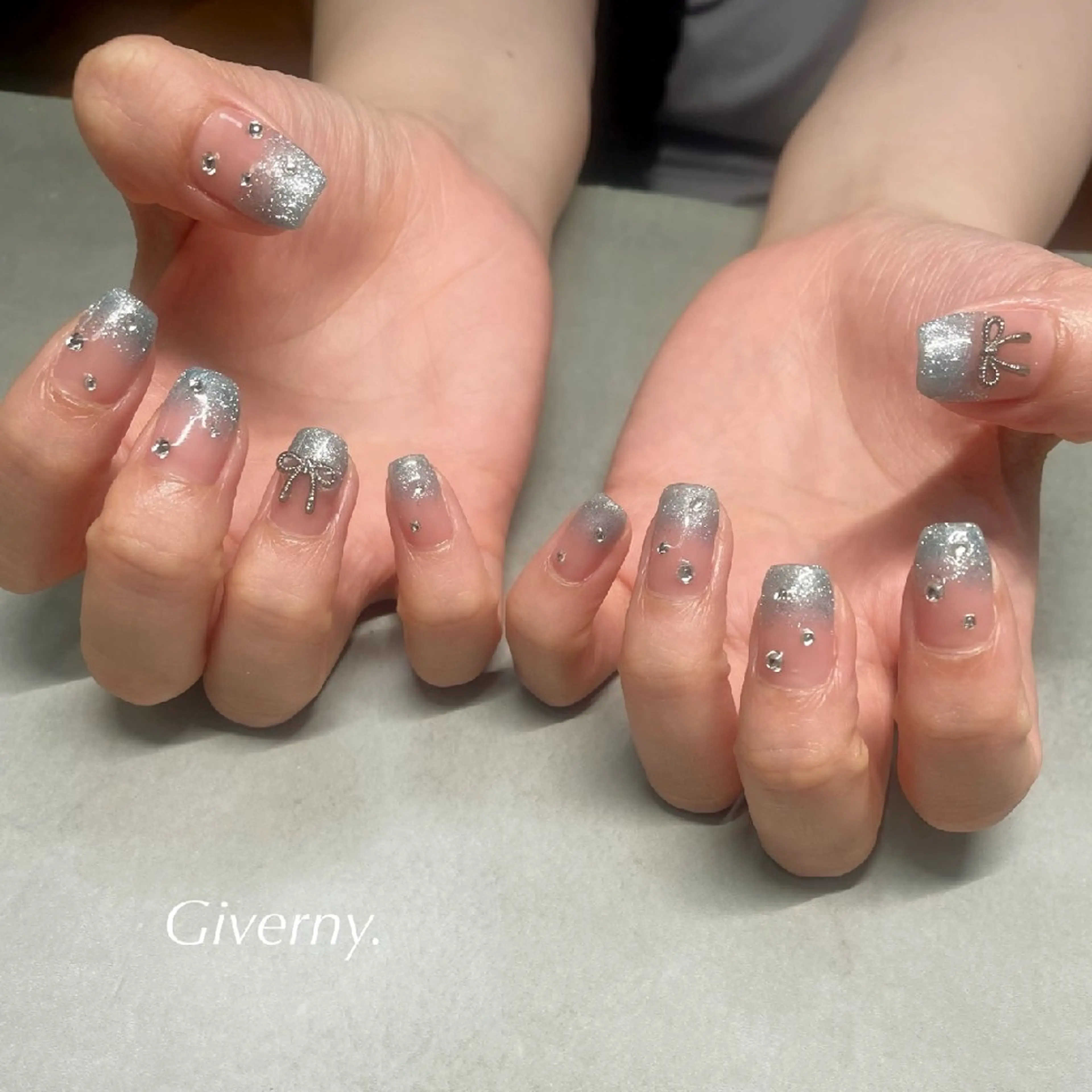 ネイル グラデーション 夏ネイル ハンドネイル Giverny .のネイルデザイン