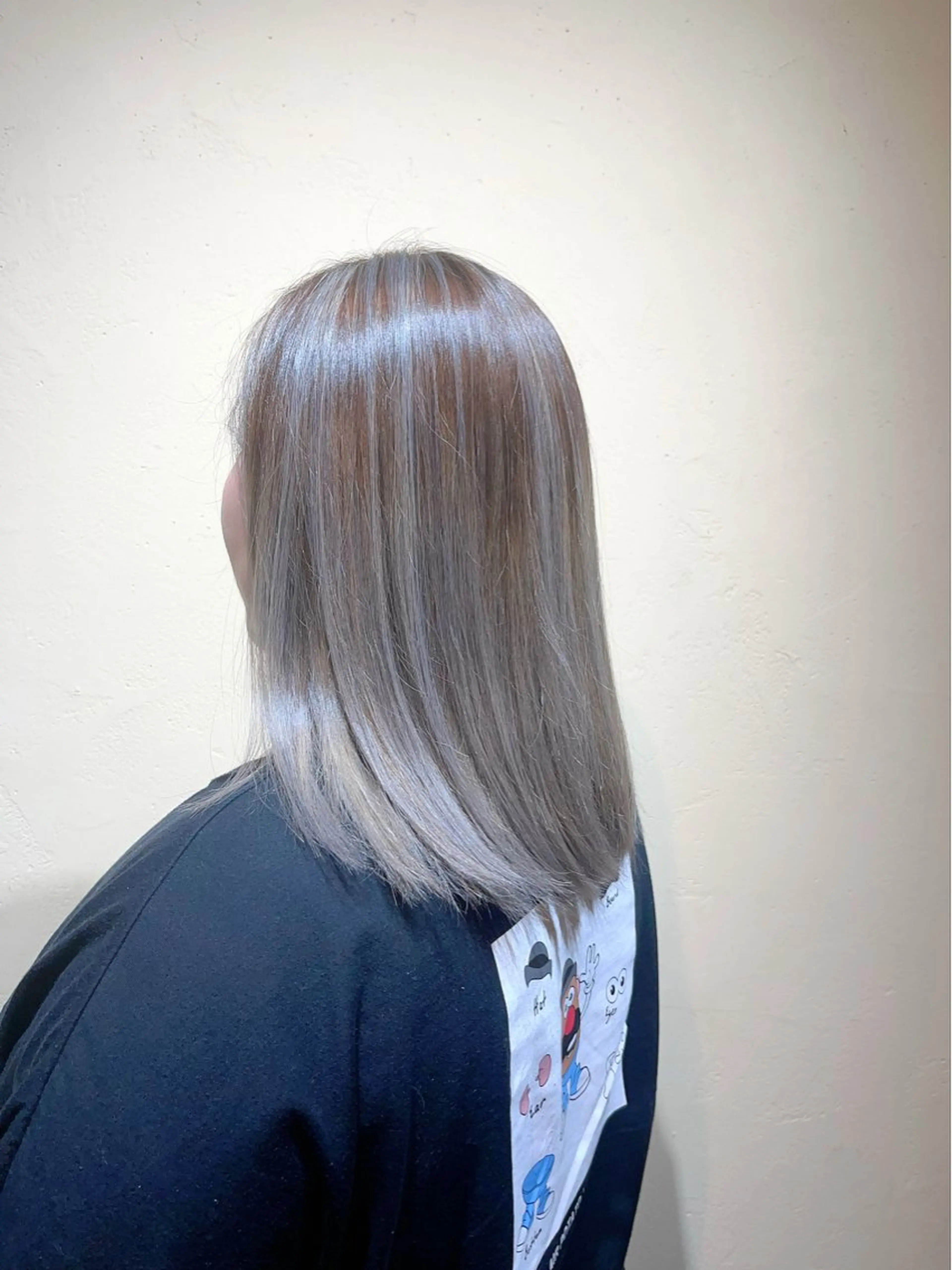 カラー バレイヤージュ シルバー 竹谷 千佳子のエステ・リラクイメージ