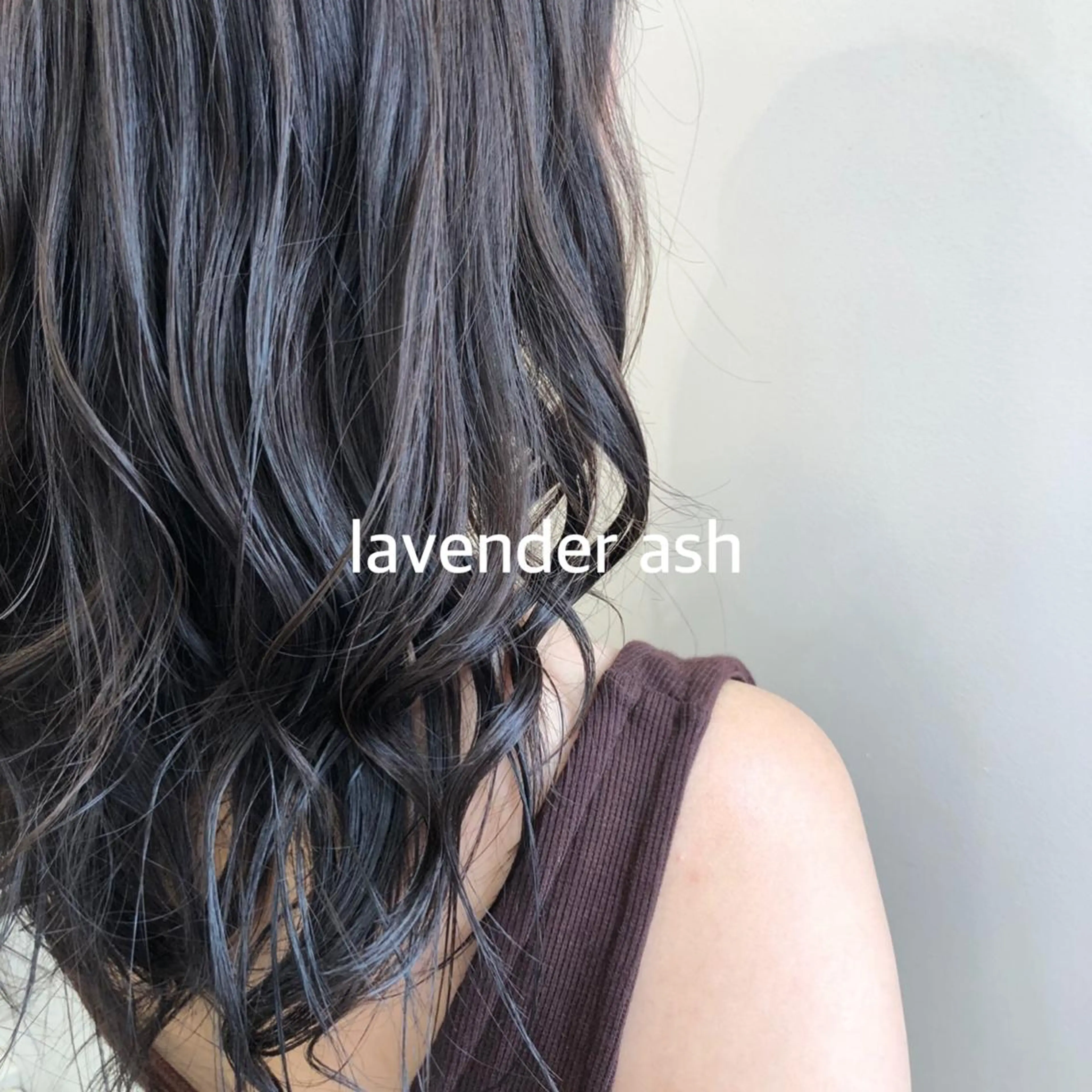 セミロング 暖色カラー推し/ トヤエリコのヘアスタイル