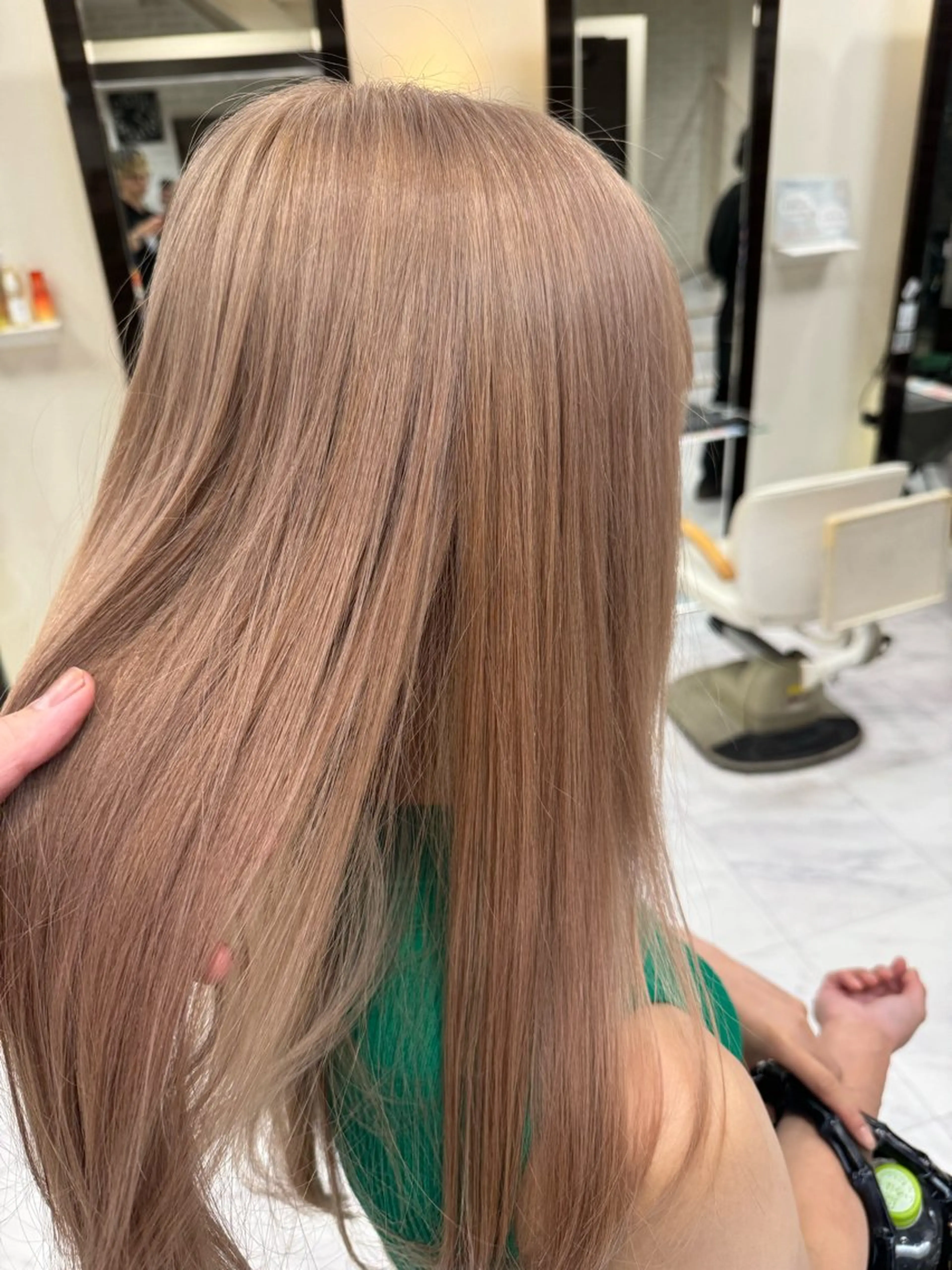 ロング カラー ☘️上村 ☘️髪質 改善/透明感カラーのヘアスタイル