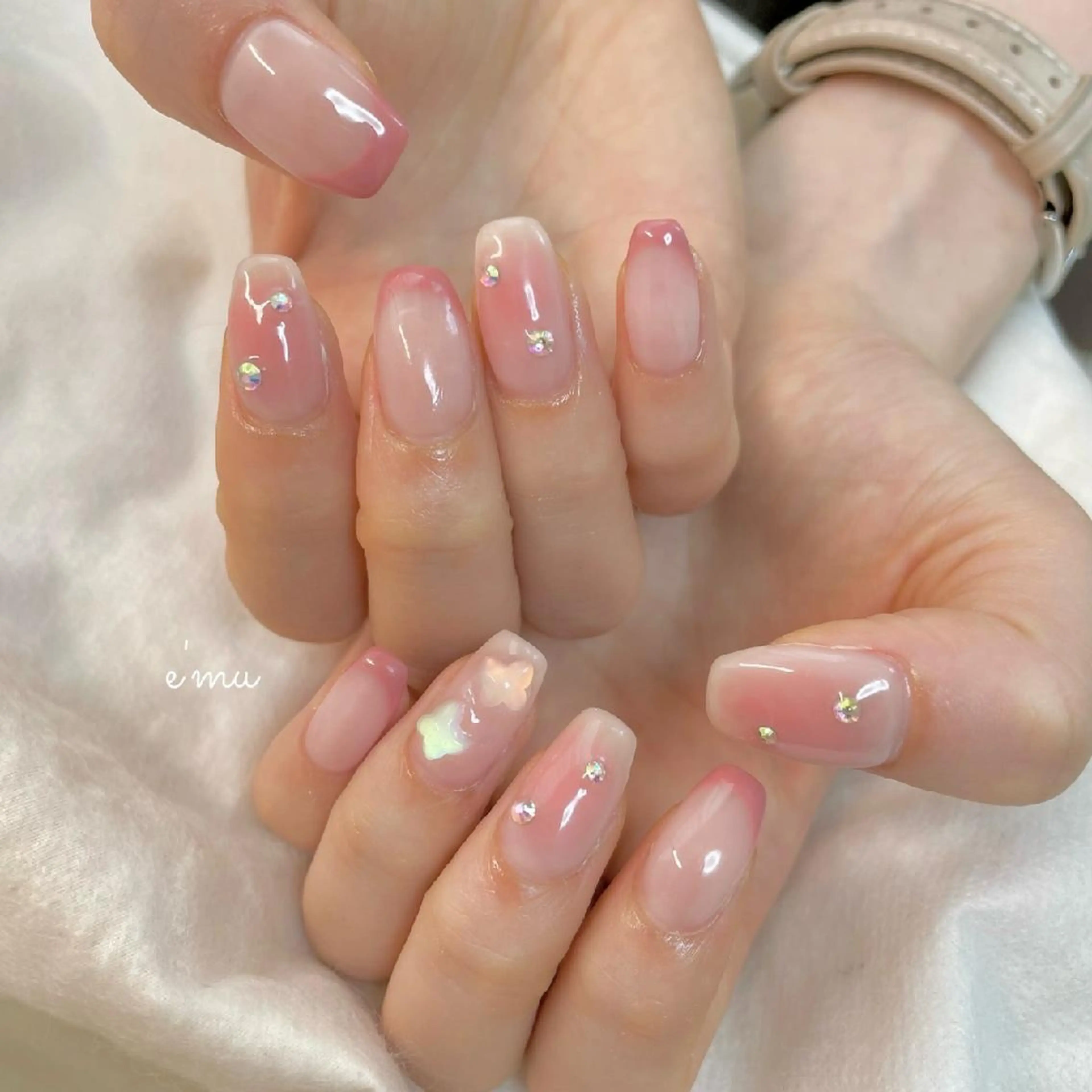 ネイル チークネイル フレンチネイル ガーリー ハンドネイル nail salon e'mu💐のネイルデザイン