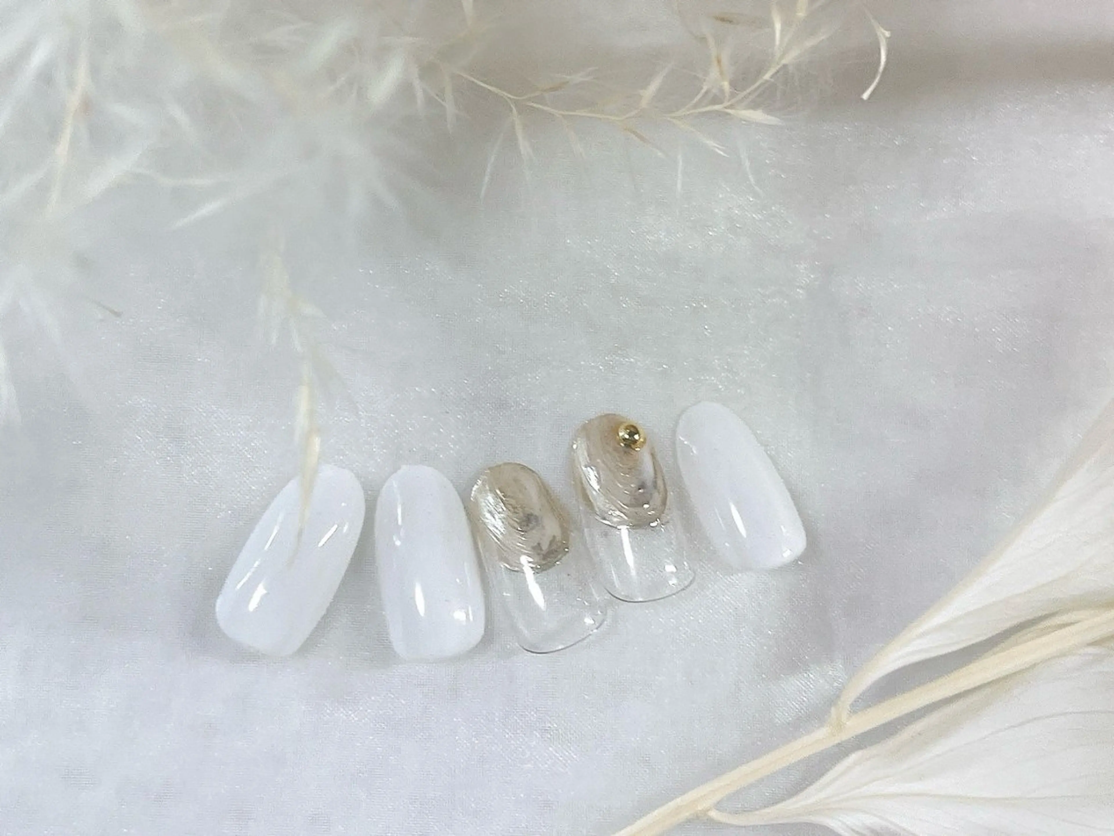 ネイル フットネイル ジェルネイル ゴールド ミラーネイル パラジェル ハンドネイル kiki nail &brow二子玉川の眉毛・アイブロウイメージ