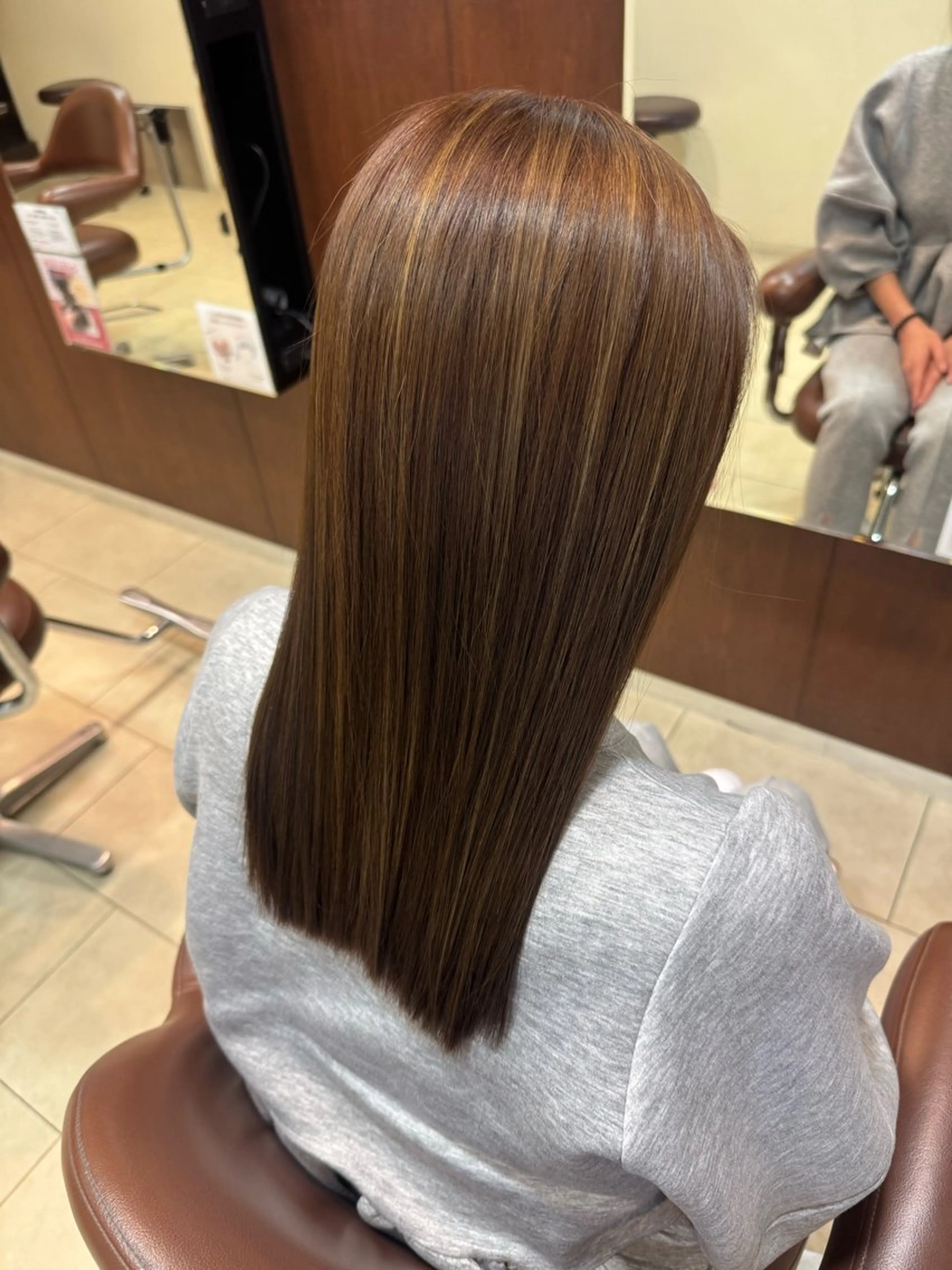 セミロング ハイライト 髪質改善 トリートメント ヘアカラー トリートメント 🍒暖色カラー🍒 ✨髪質改善✨西村亜弥のヘアスタイル