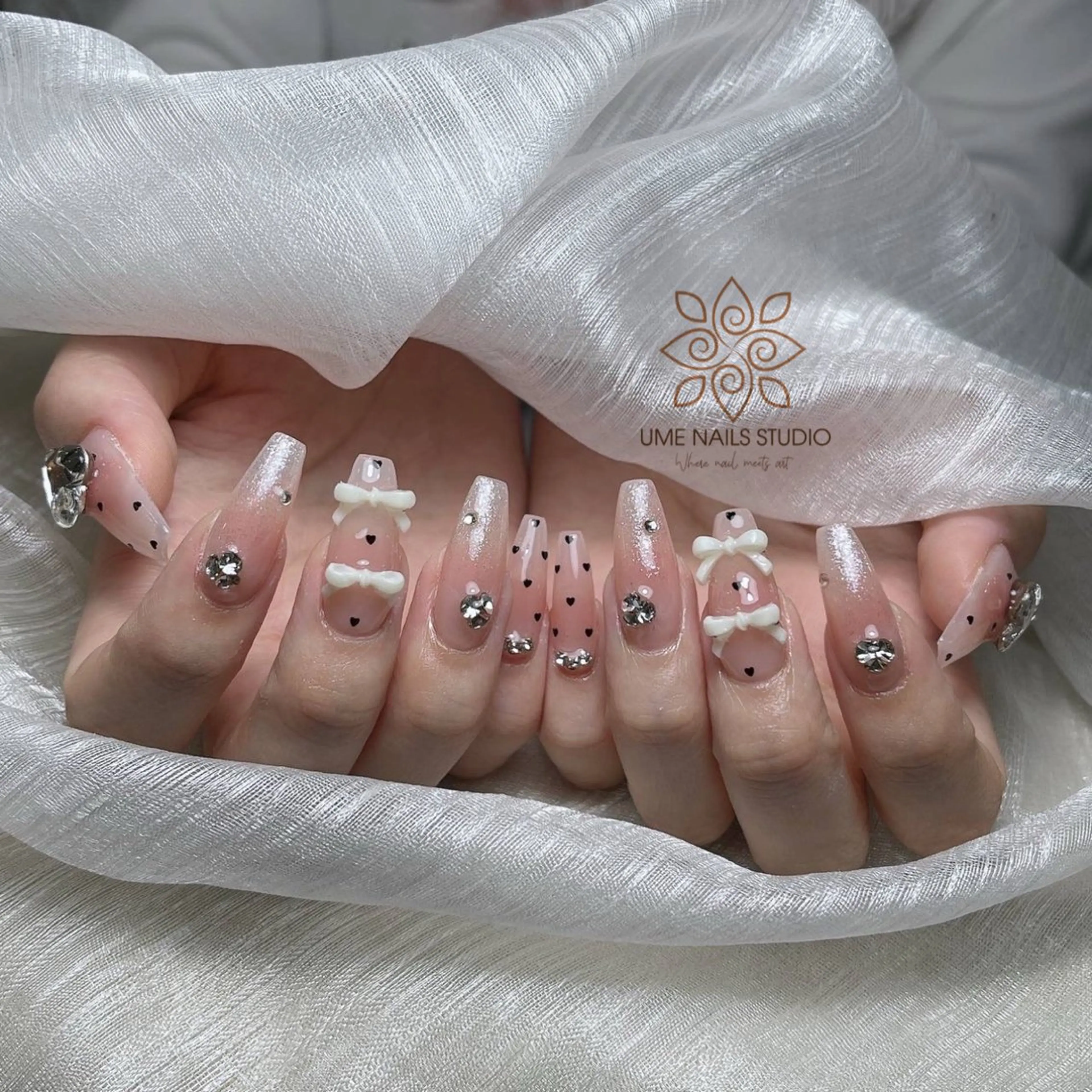 ネイル チークネイル クリアネイル ガーリー キラキラネイル 韓国ネイル Ume Nail Studioのネイルデザイン