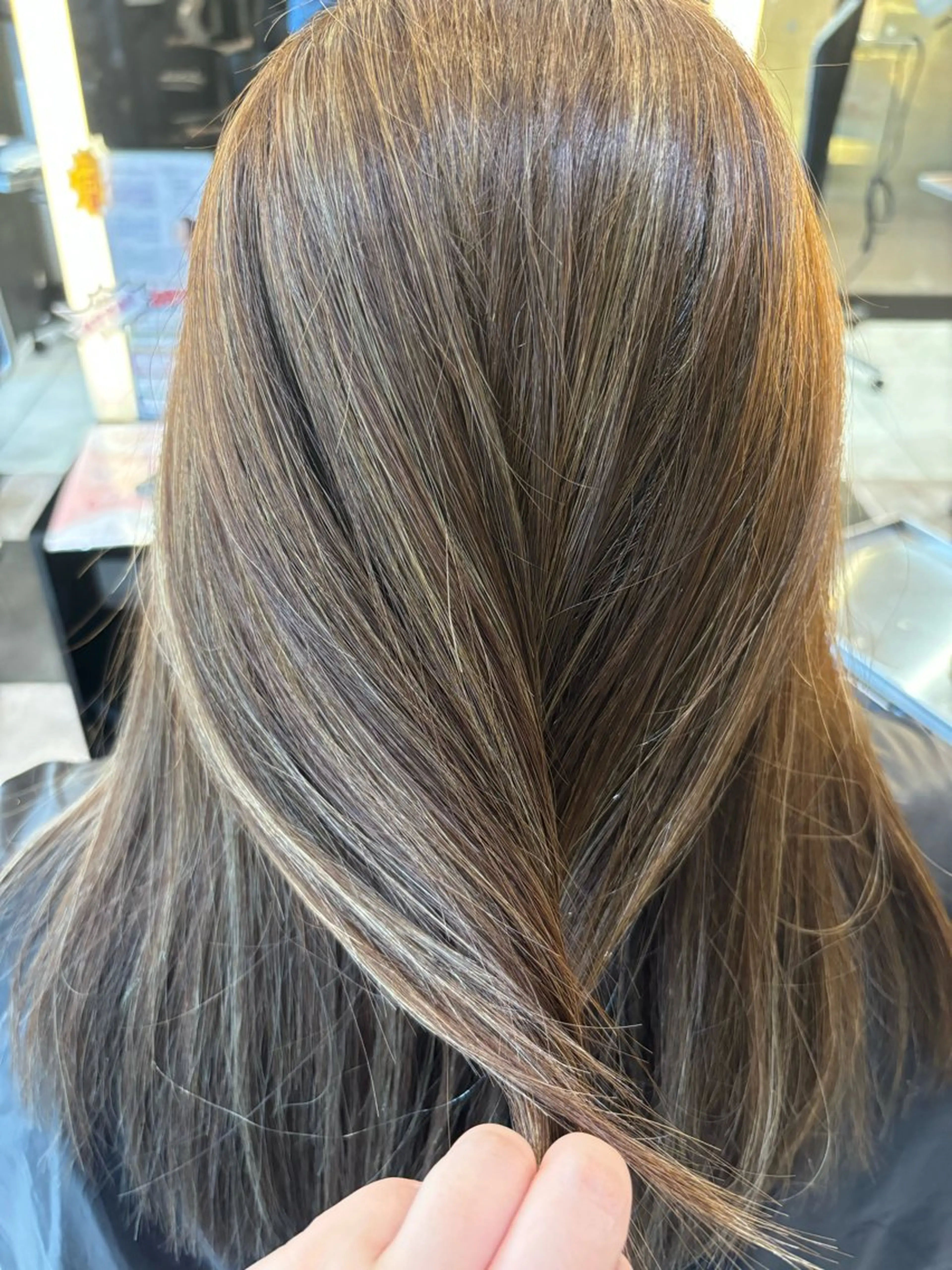 セミロング カラー 透明感カラー ハイライトカラー ハイライト カット ヘアカラー ブリーチ/ヘアケア/ 艶髪/イギチハルのヘアスタイル