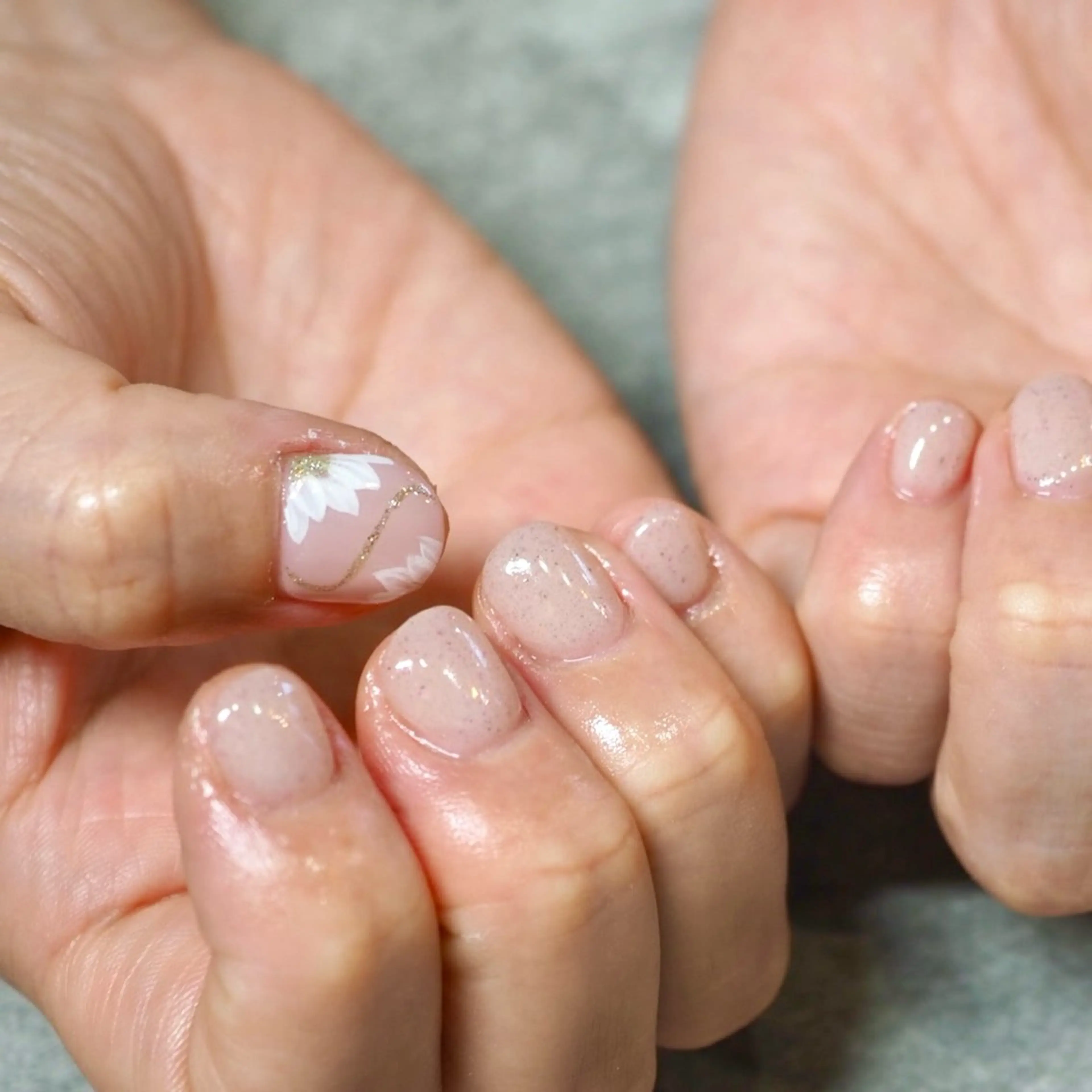ネイル ハンドネイル glaNje aoiのネイルデザイン
