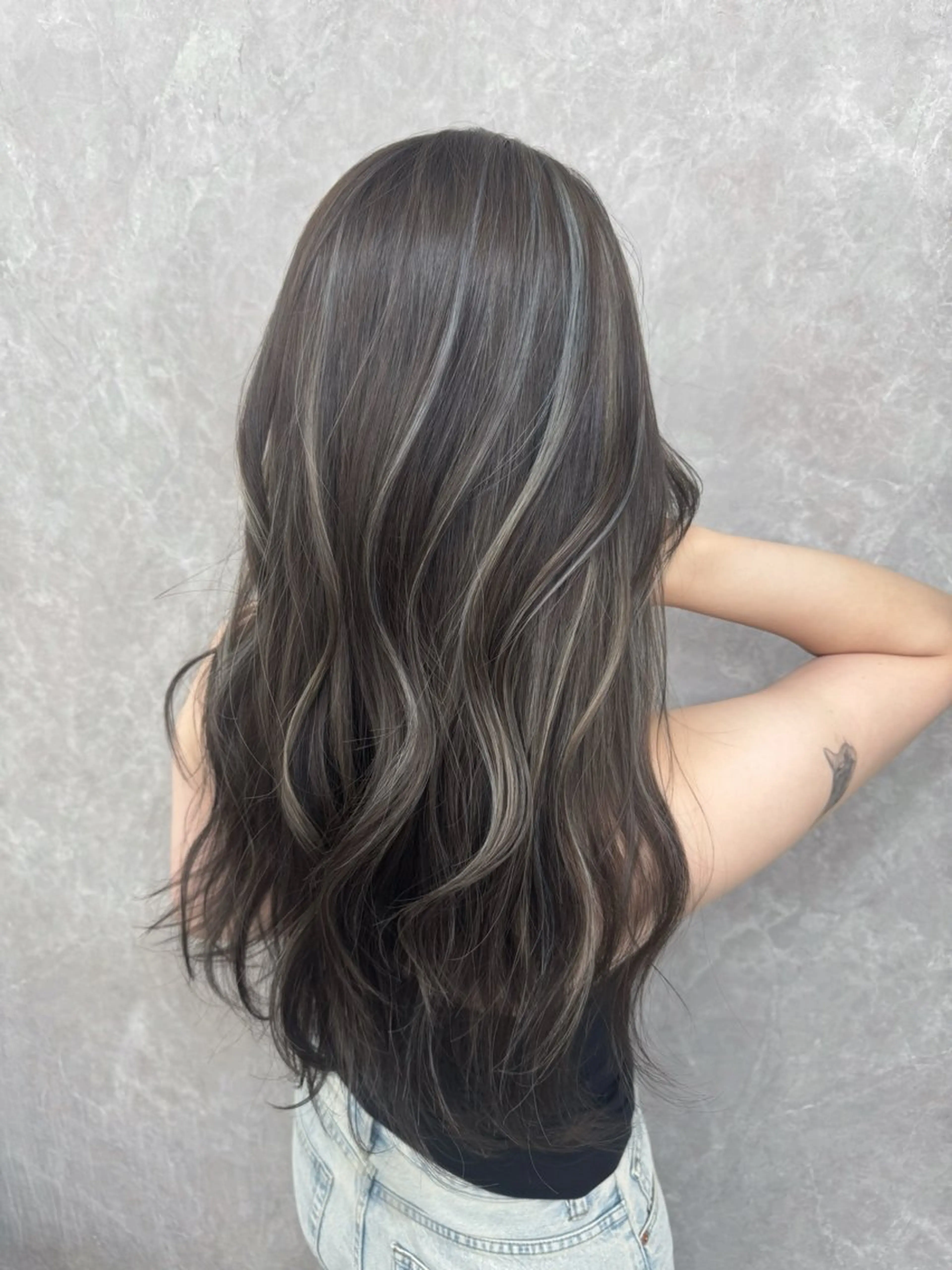 ロング カラー ベージュカラー ブリーチ ケアブリーチ 透明感カラー ダブルカラー ヘアカラー Ardore 韓国風カラー大阪のヘアスタイル