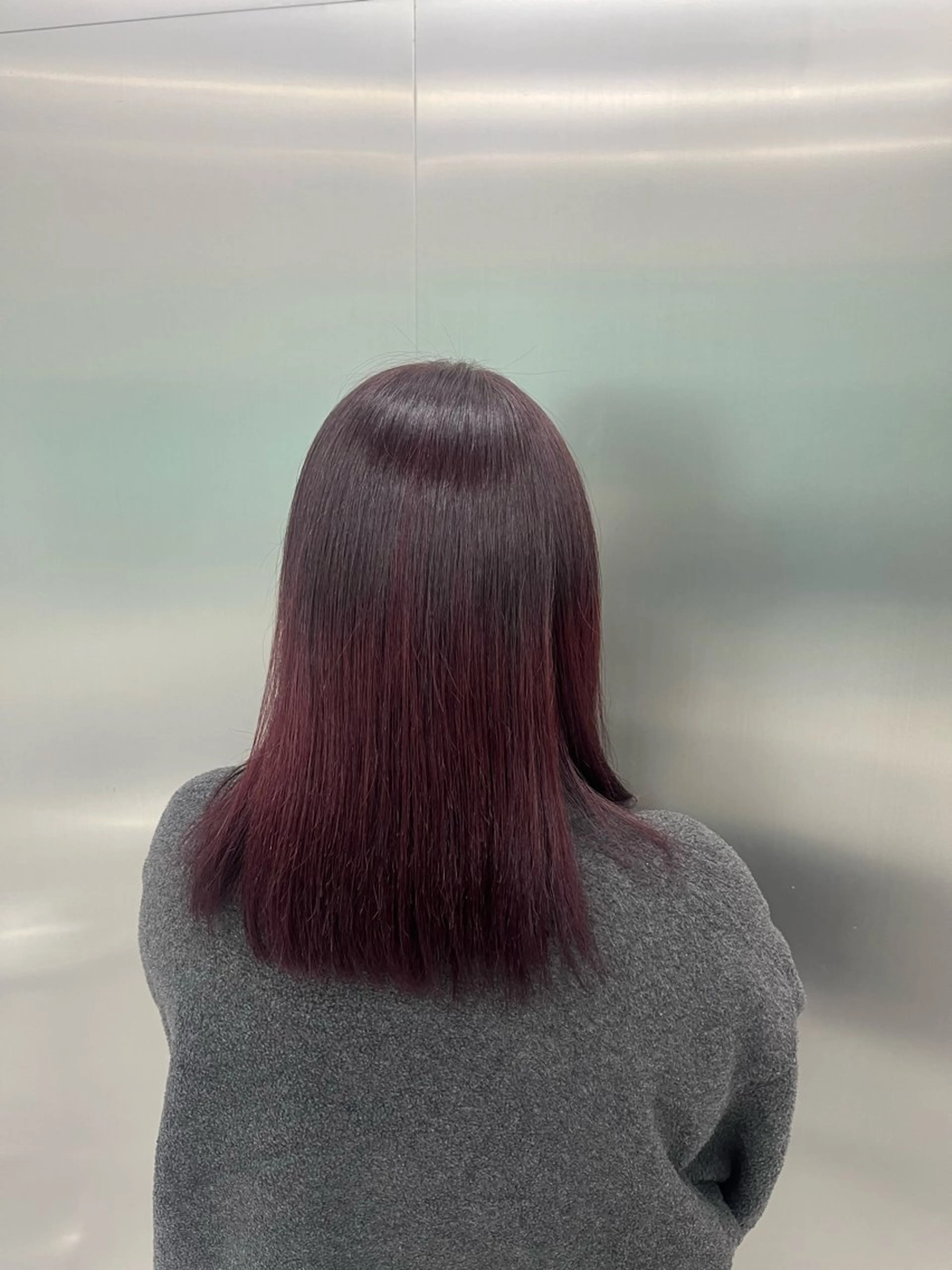 ミディアム 石塚 瑛里菜のヘアスタイル