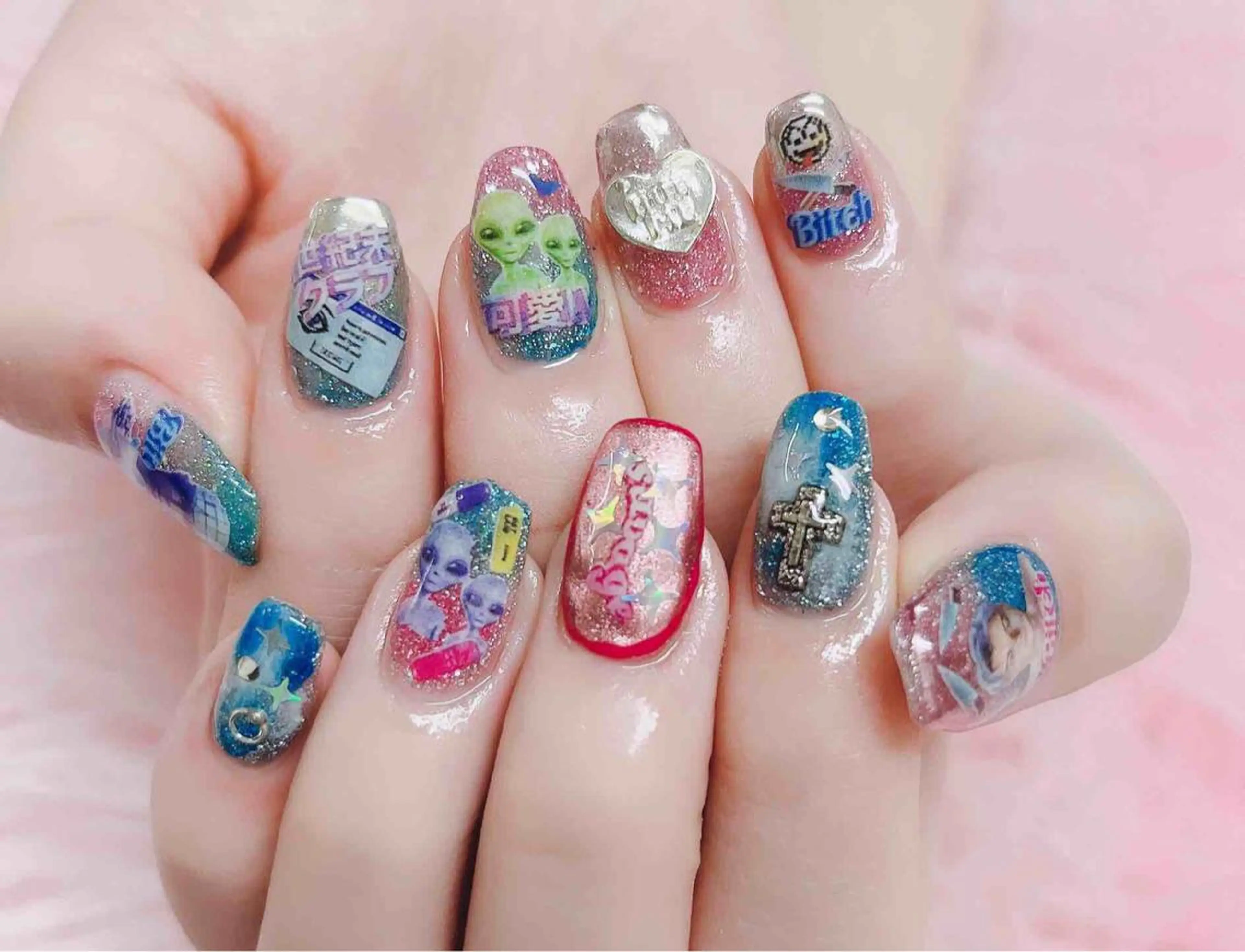 ネイル ハンドネイル MoonNail ユリ🌸のネイルデザイン