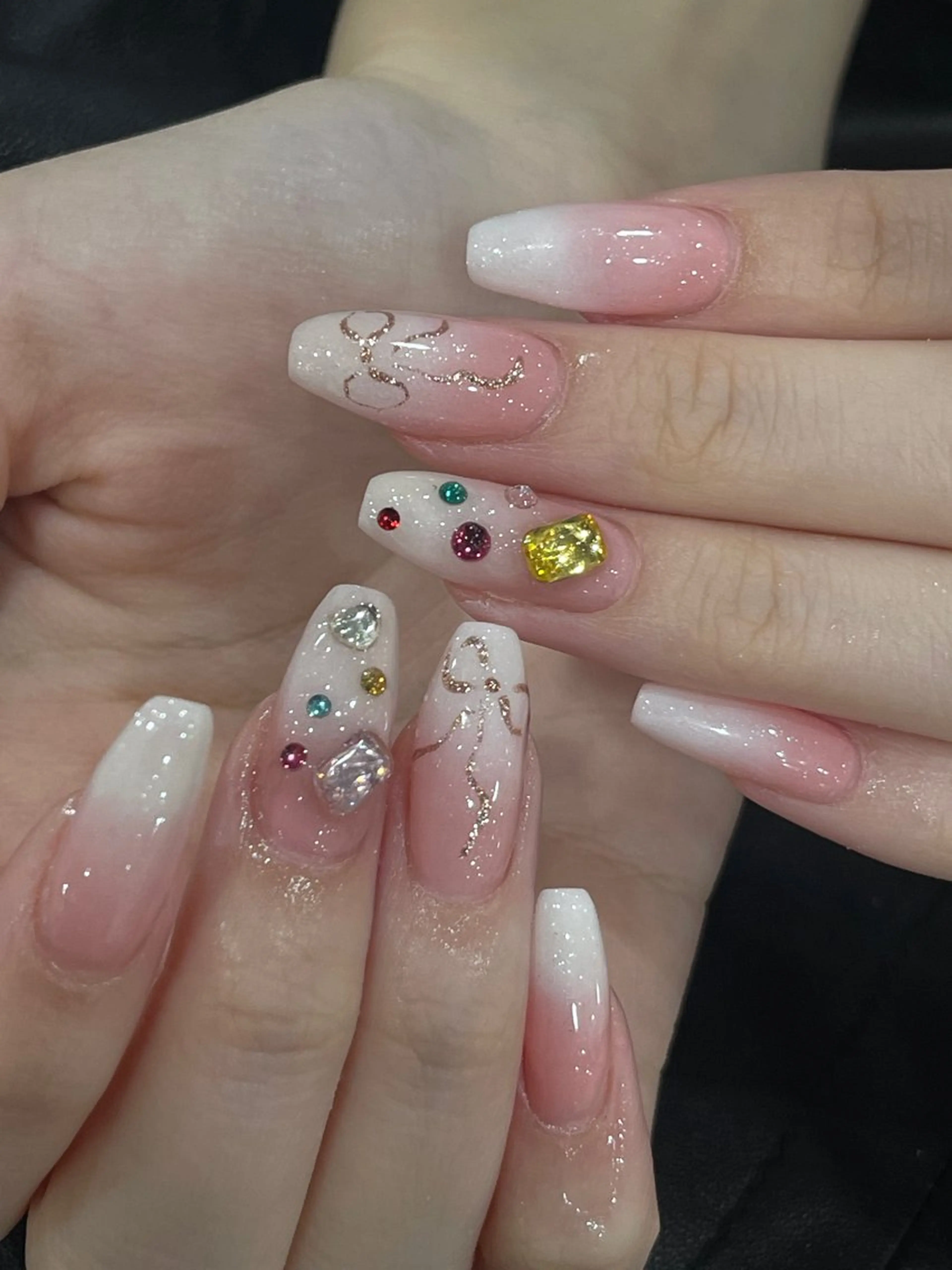 ネイル ボルドー チークネイル フレンチネイル グラデーション キラキラネイル ハンドネイル Rin Rinのネイルデザイン