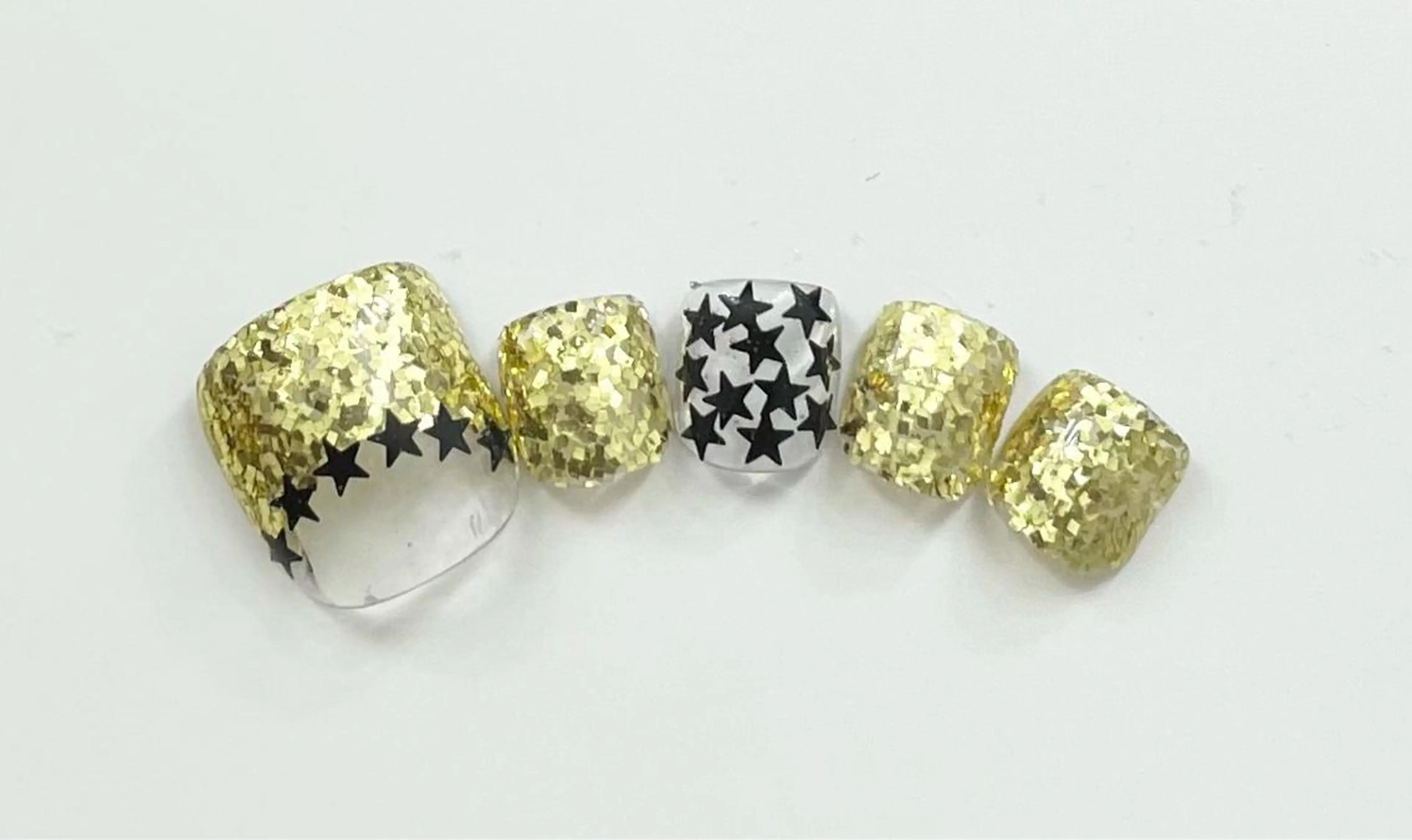 ネイル ゴールド ホログラムネイル マナビス& ボワールのネイルデザイン