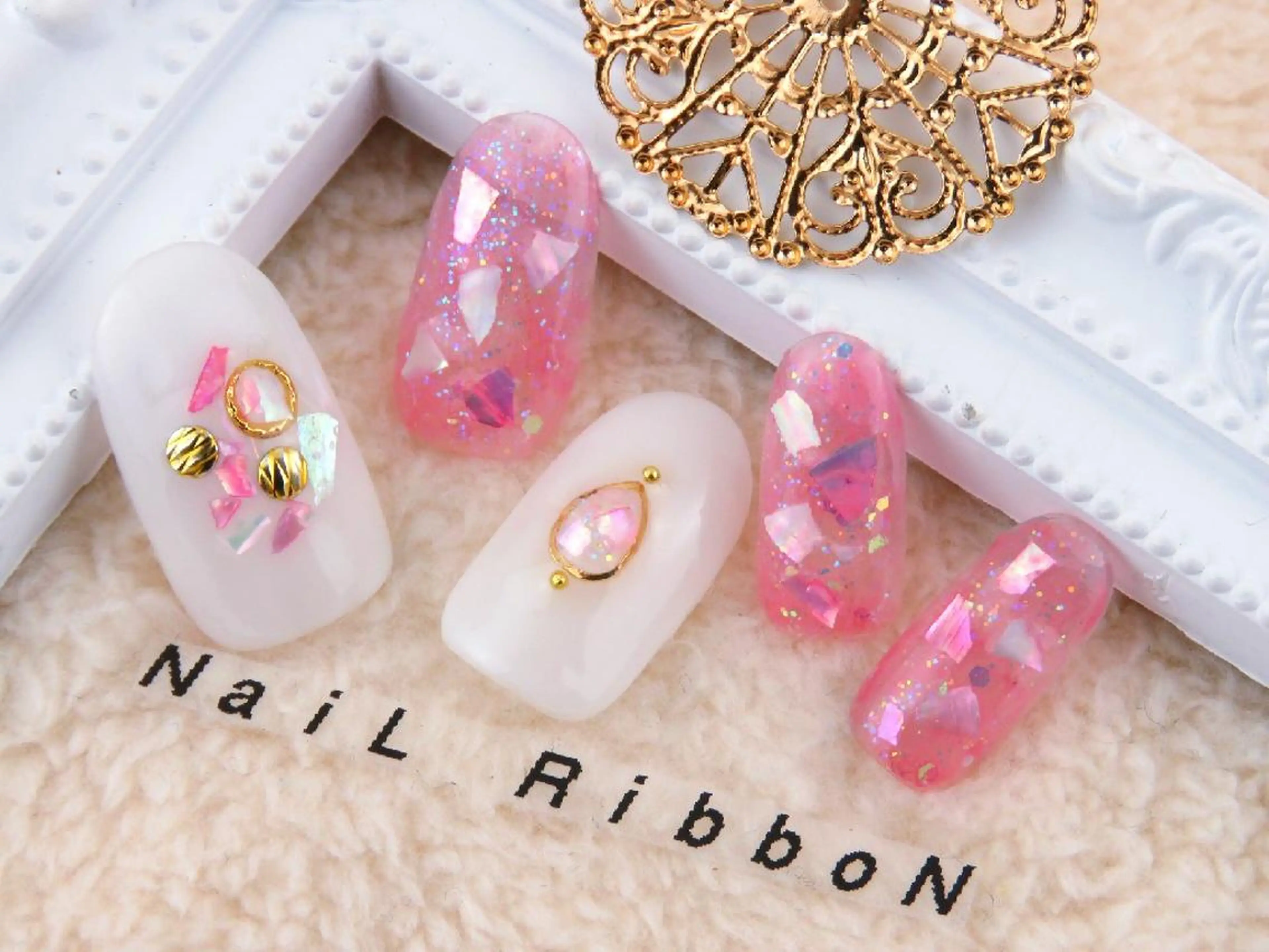 ネイル ネイルリボン 受付スタッフのネイルデザイン