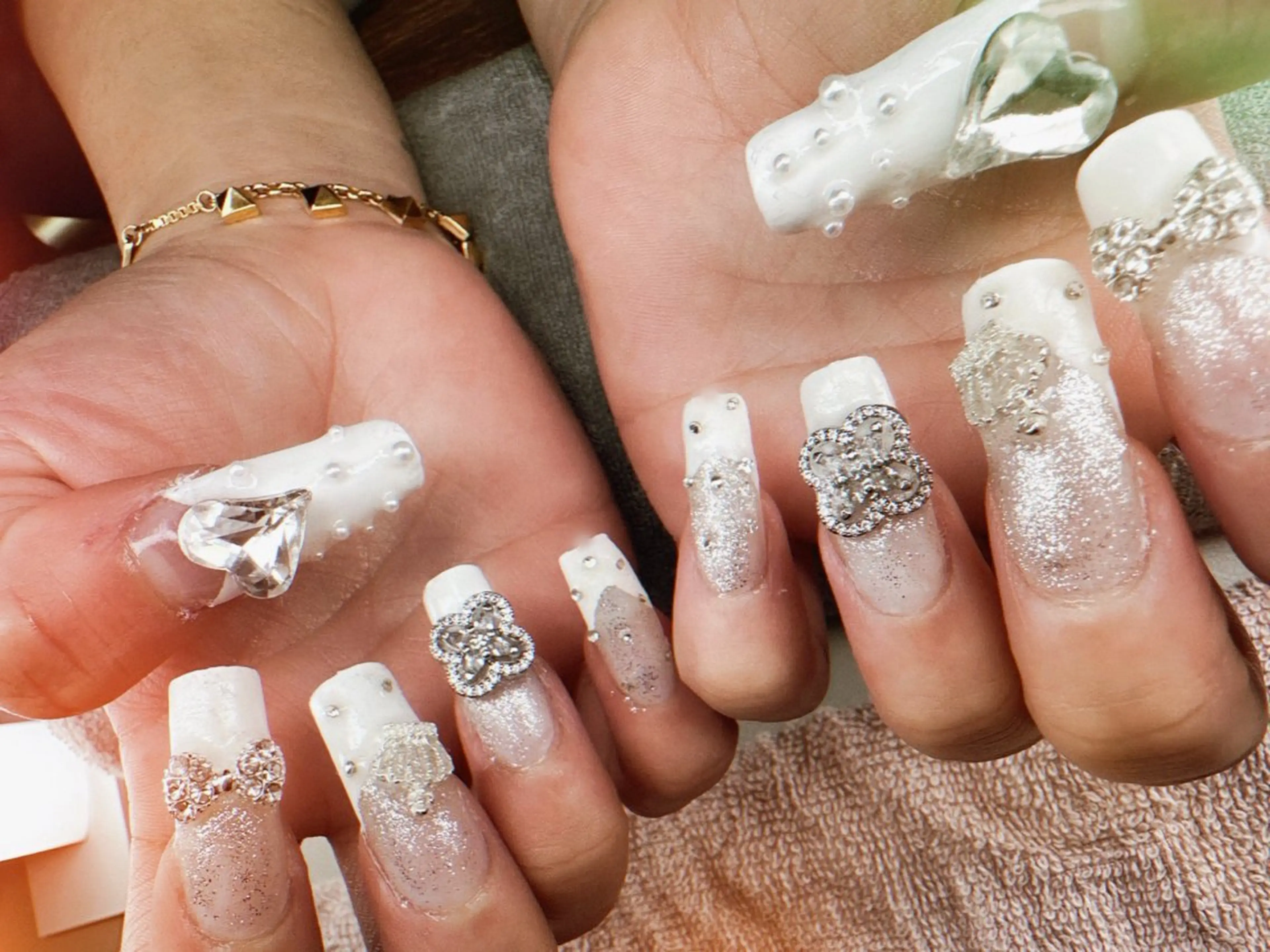 ネイル ネイルチップ YOKOSUKA🧸 NAIL🌿🫧💛のネイルデザイン