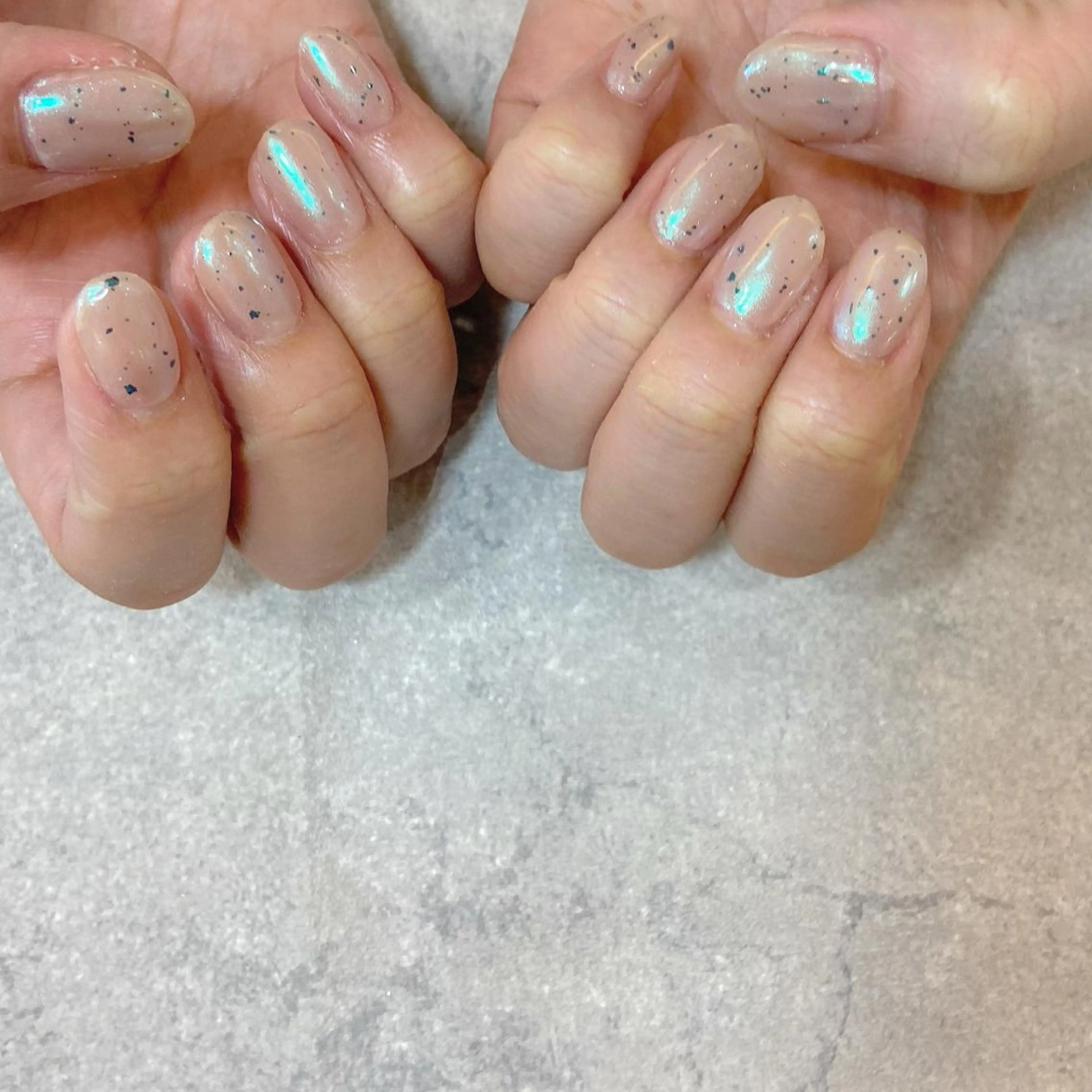 ネイル オーロラネイル ミラーネイル . .のネイルデザイン