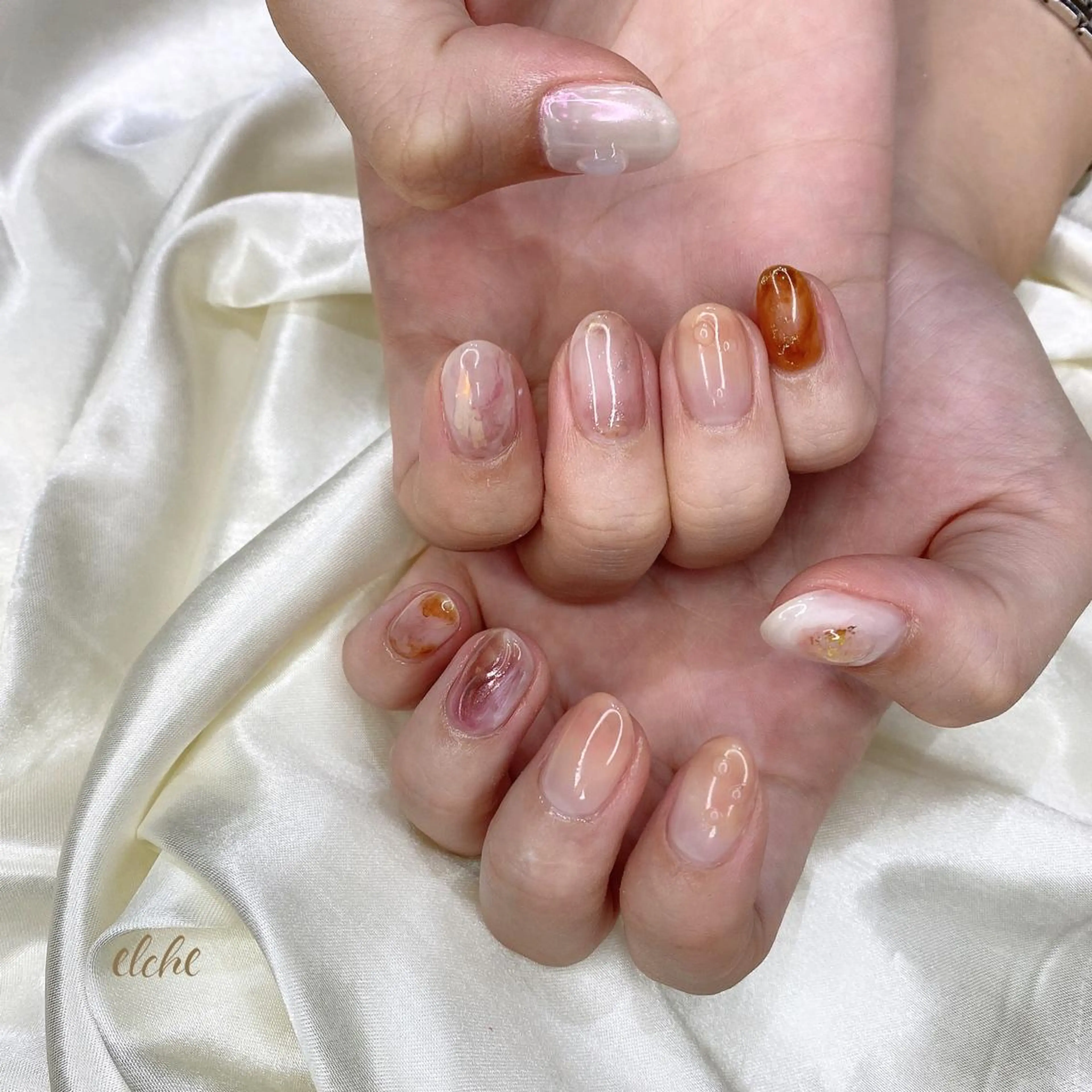 ネイル ハンドネイル 西岡 杏のネイルデザイン