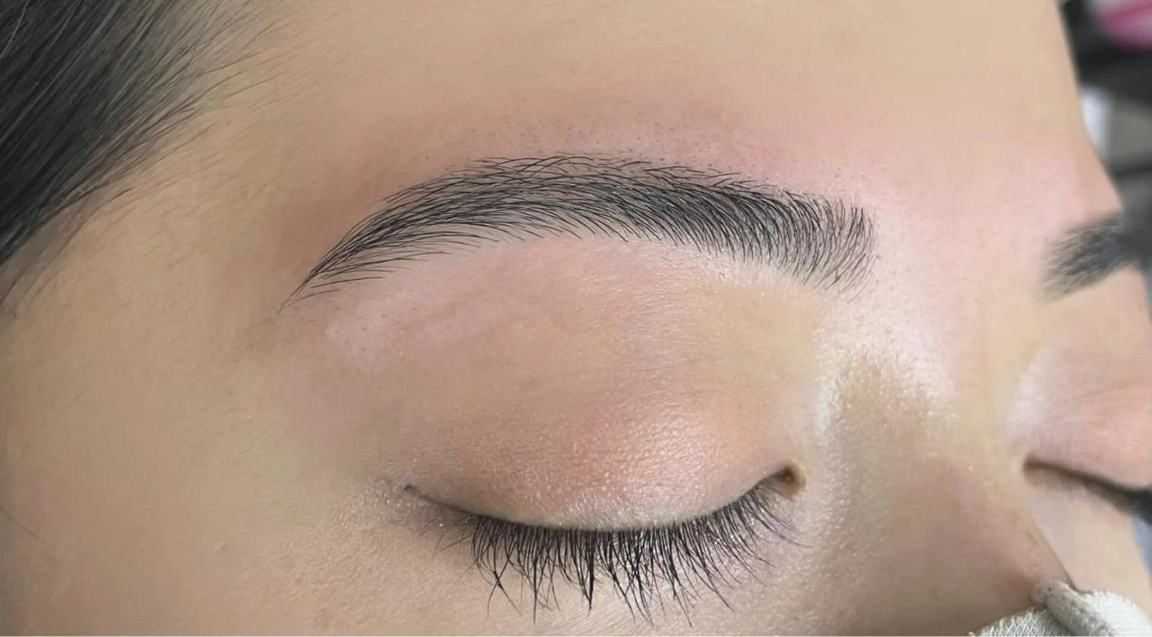 アイブロウ ワックス脱毛 眉カット その他(アイブロウ) une FEMINの眉毛・アイブロウイメージ