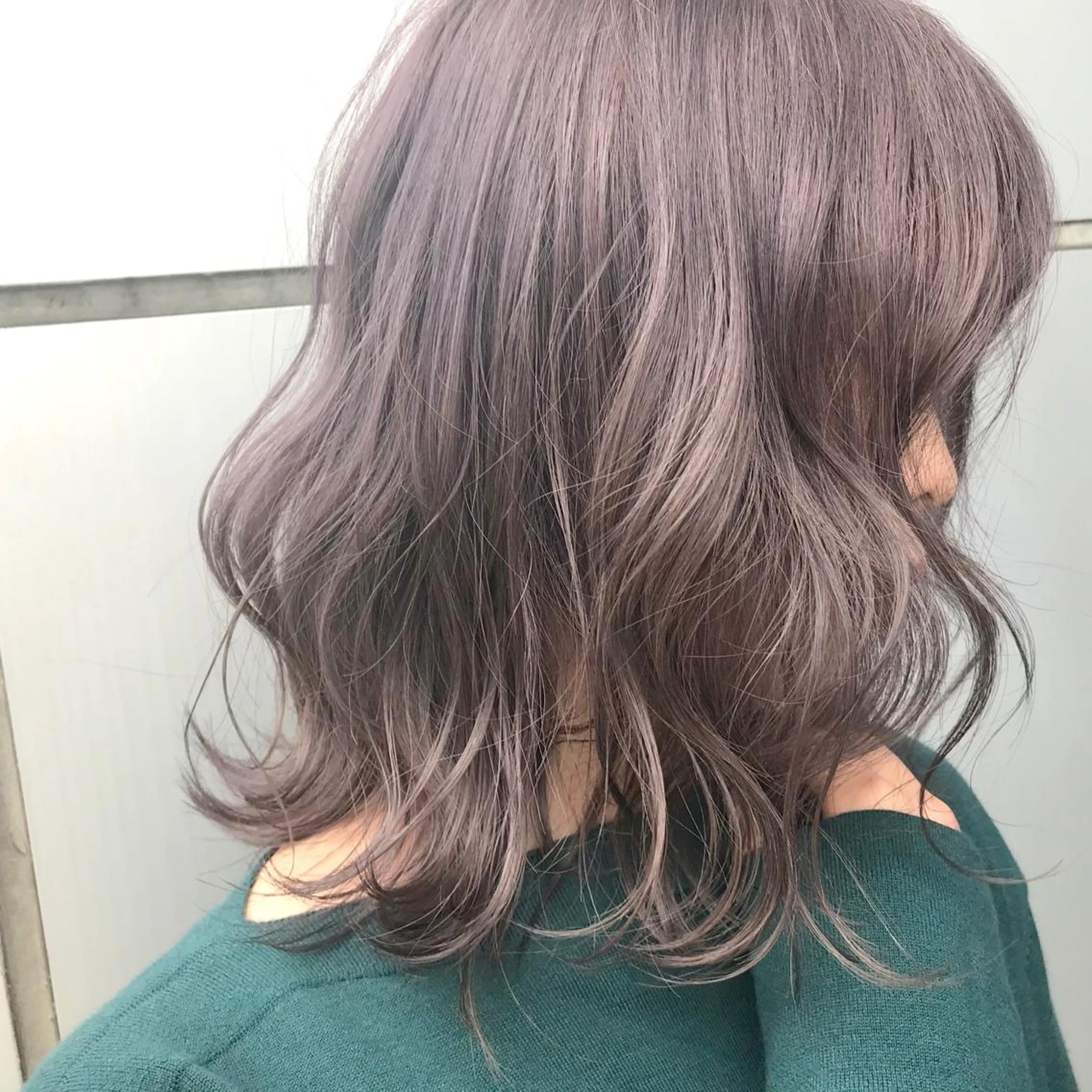 ミディアム カラー ヘアカラー トリートメント ア イカのヘアスタイル